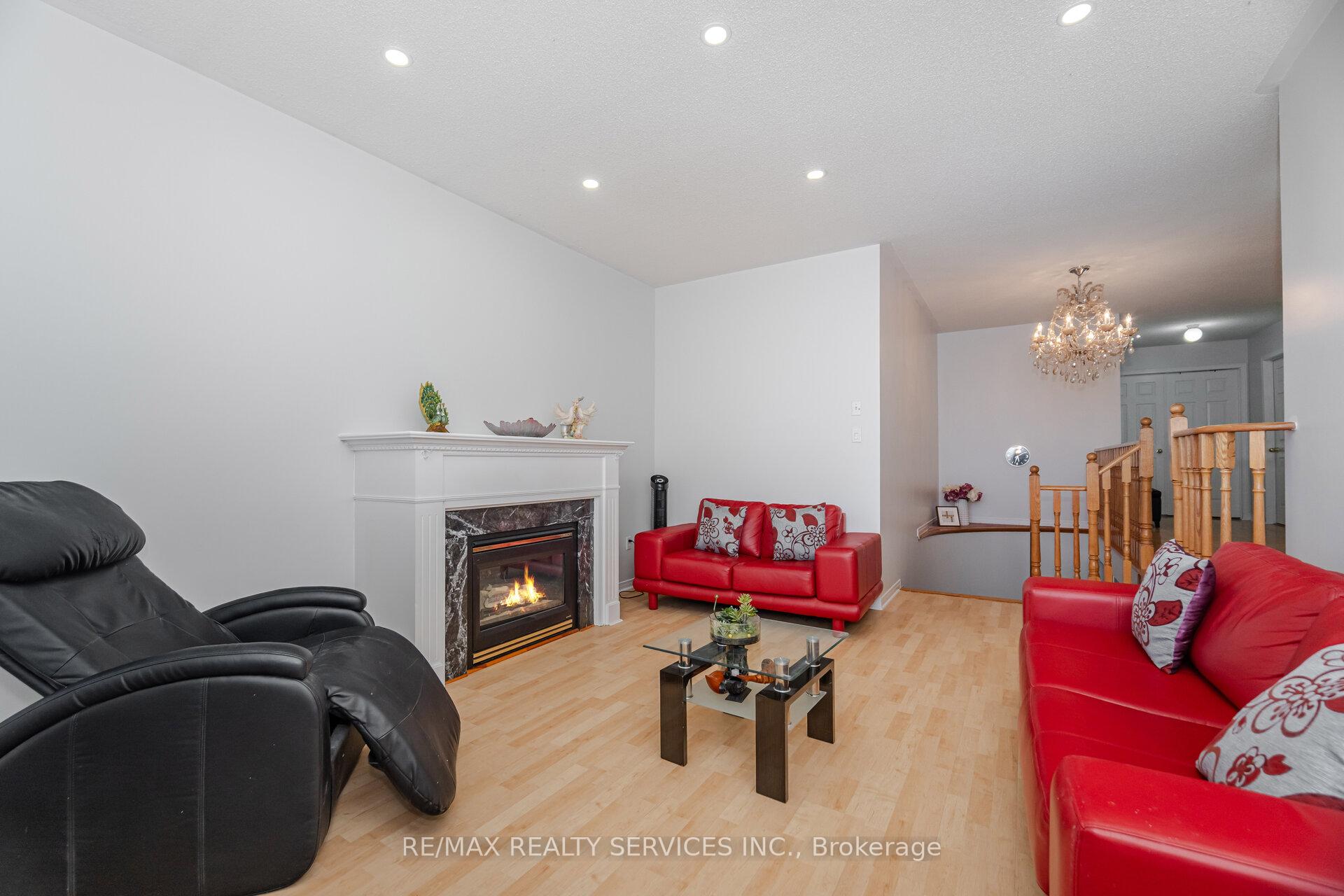 Photo 25 of 59 Hullen Crescent, Etobicoke, West Humber-Clairville — HOMEH