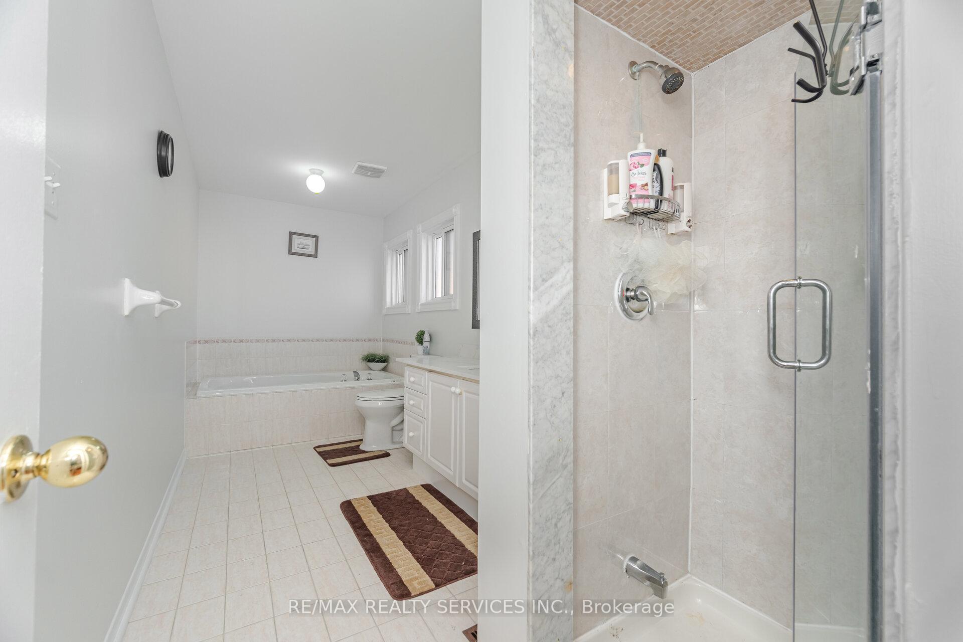 Photo 27 of 59 Hullen Crescent, Etobicoke, West Humber-Clairville — HOMEH