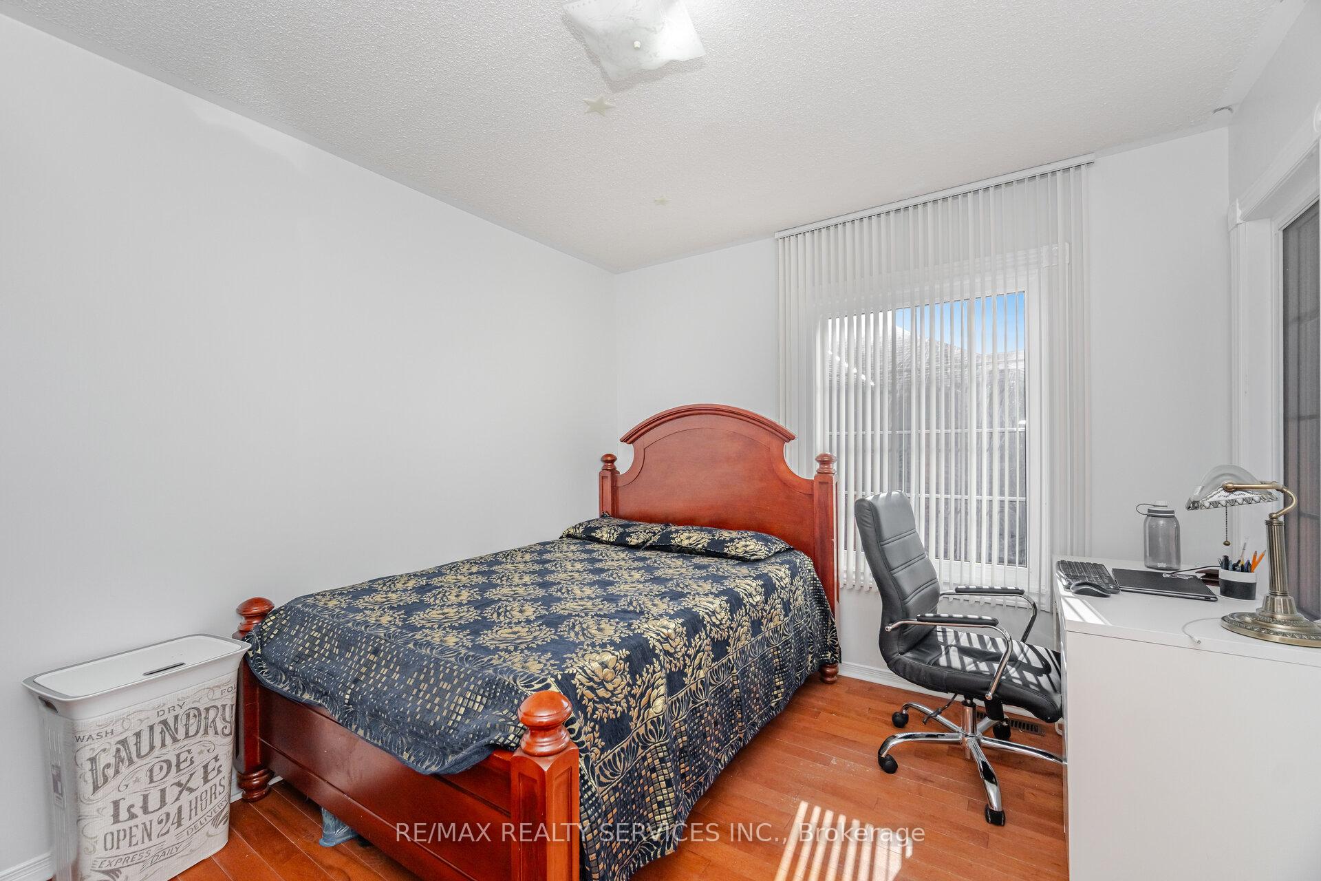 Photo 31 of 59 Hullen Crescent, Etobicoke, West Humber-Clairville — HOMEH