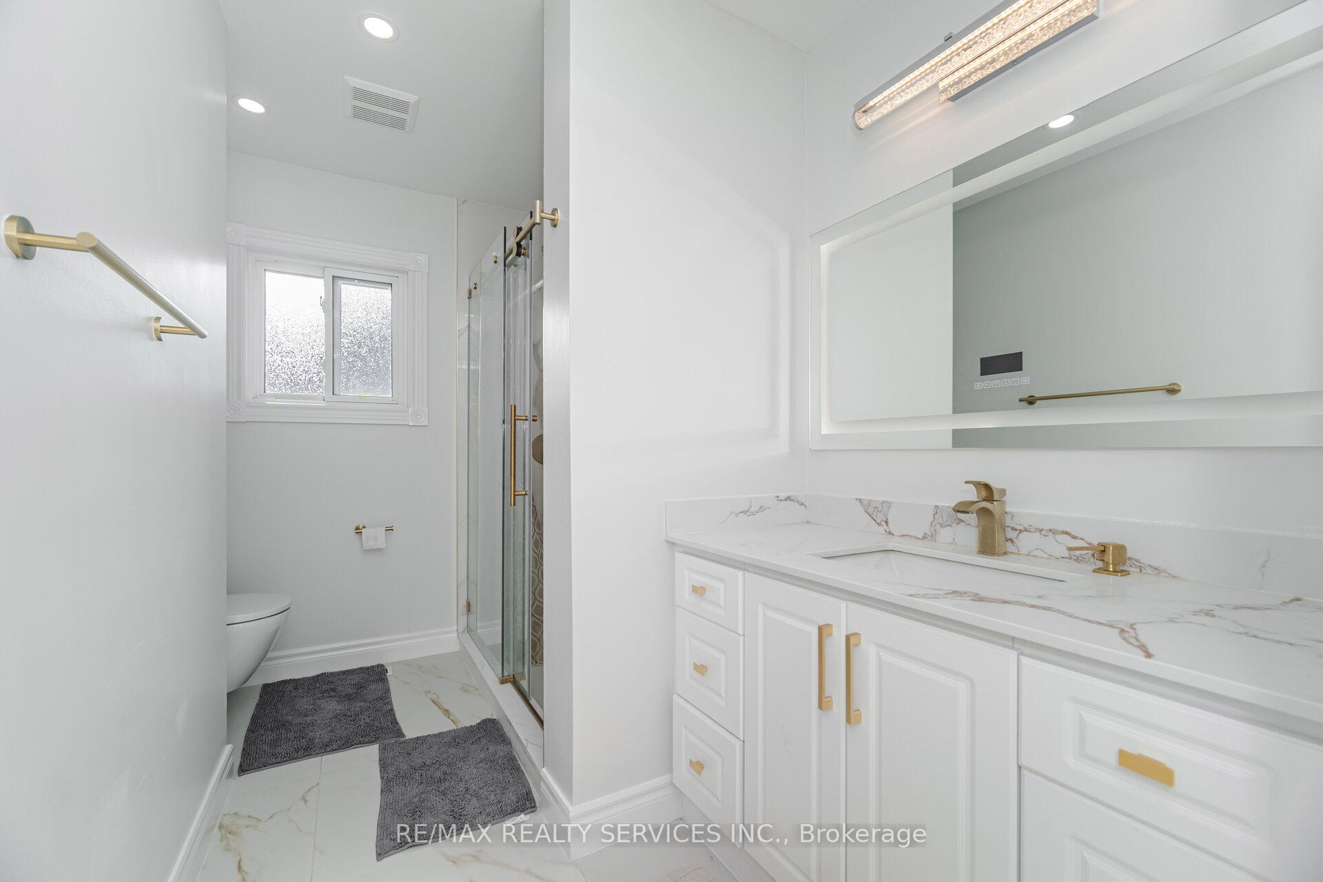 Photo 33 of 59 Hullen Crescent, Etobicoke, West Humber-Clairville — HOMEH