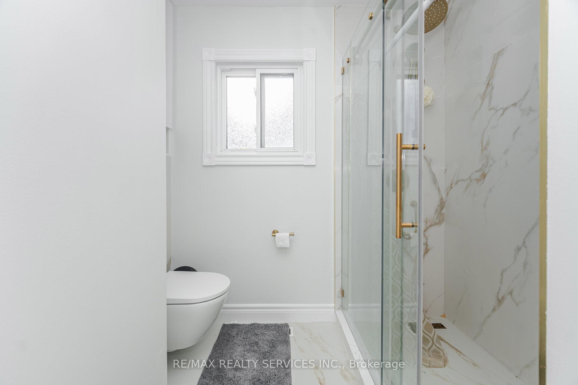 Photo 35 of 59 Hullen Crescent, Etobicoke, West Humber-Clairville — HOMEH