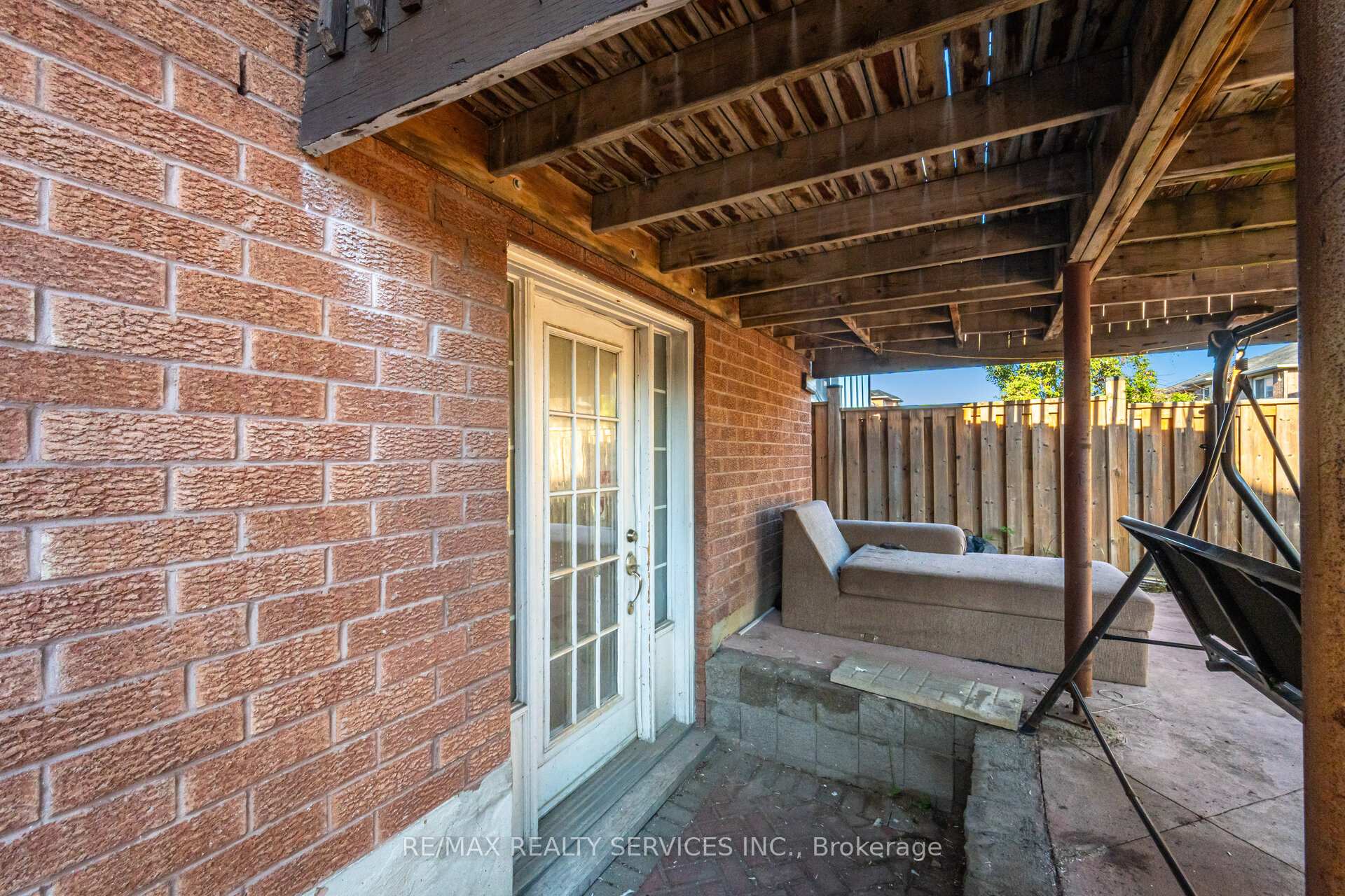 Photo 37 of 59 Hullen Crescent, Etobicoke, West Humber-Clairville — HOMEH