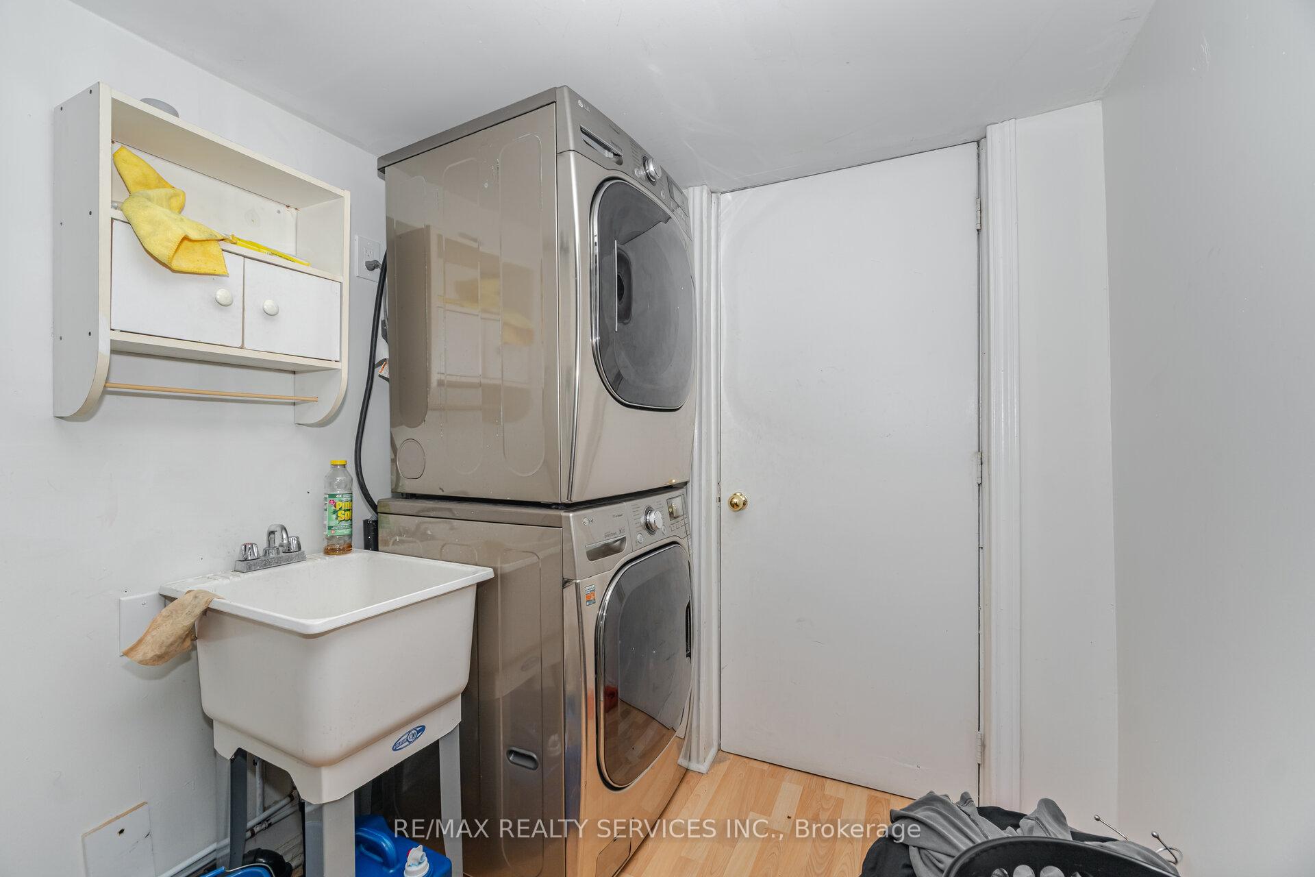 Photo 43 of 59 Hullen Crescent, Etobicoke, West Humber-Clairville — HOMEH
