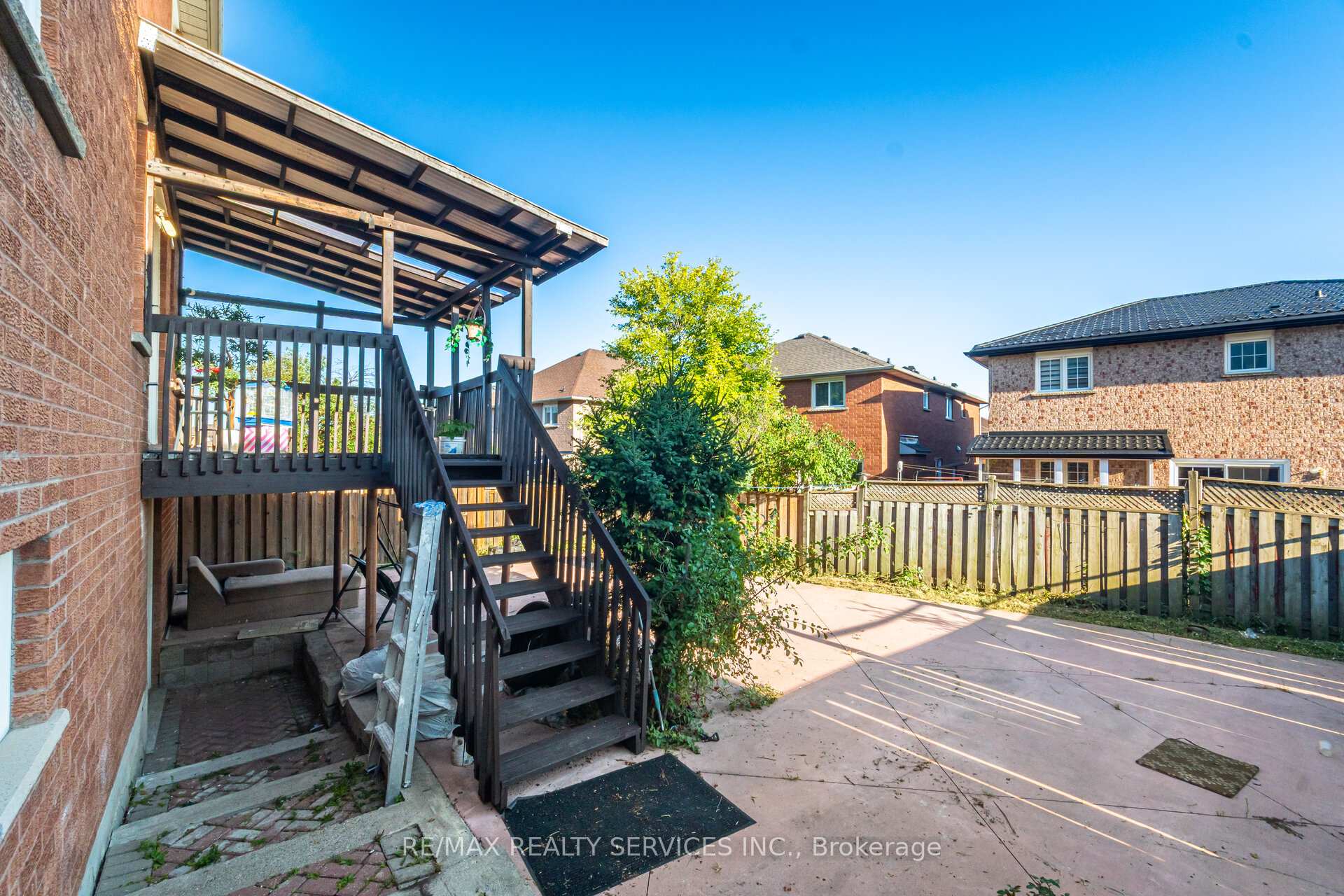 Photo 45 of 59 Hullen Crescent, Etobicoke, West Humber-Clairville — HOMEH