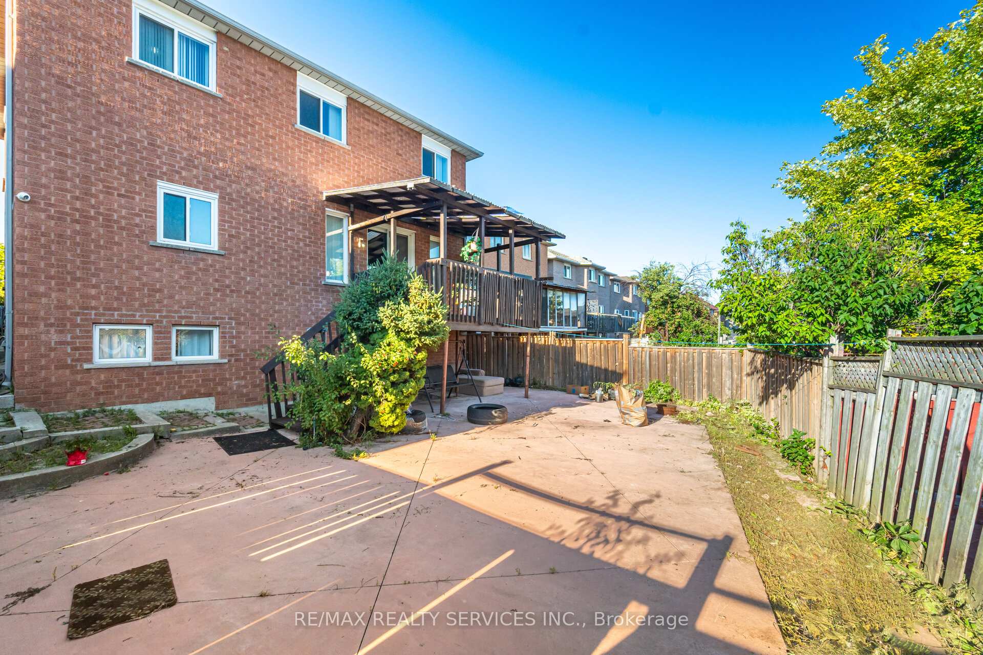 Photo 46 of 59 Hullen Crescent, Etobicoke, West Humber-Clairville — HOMEH