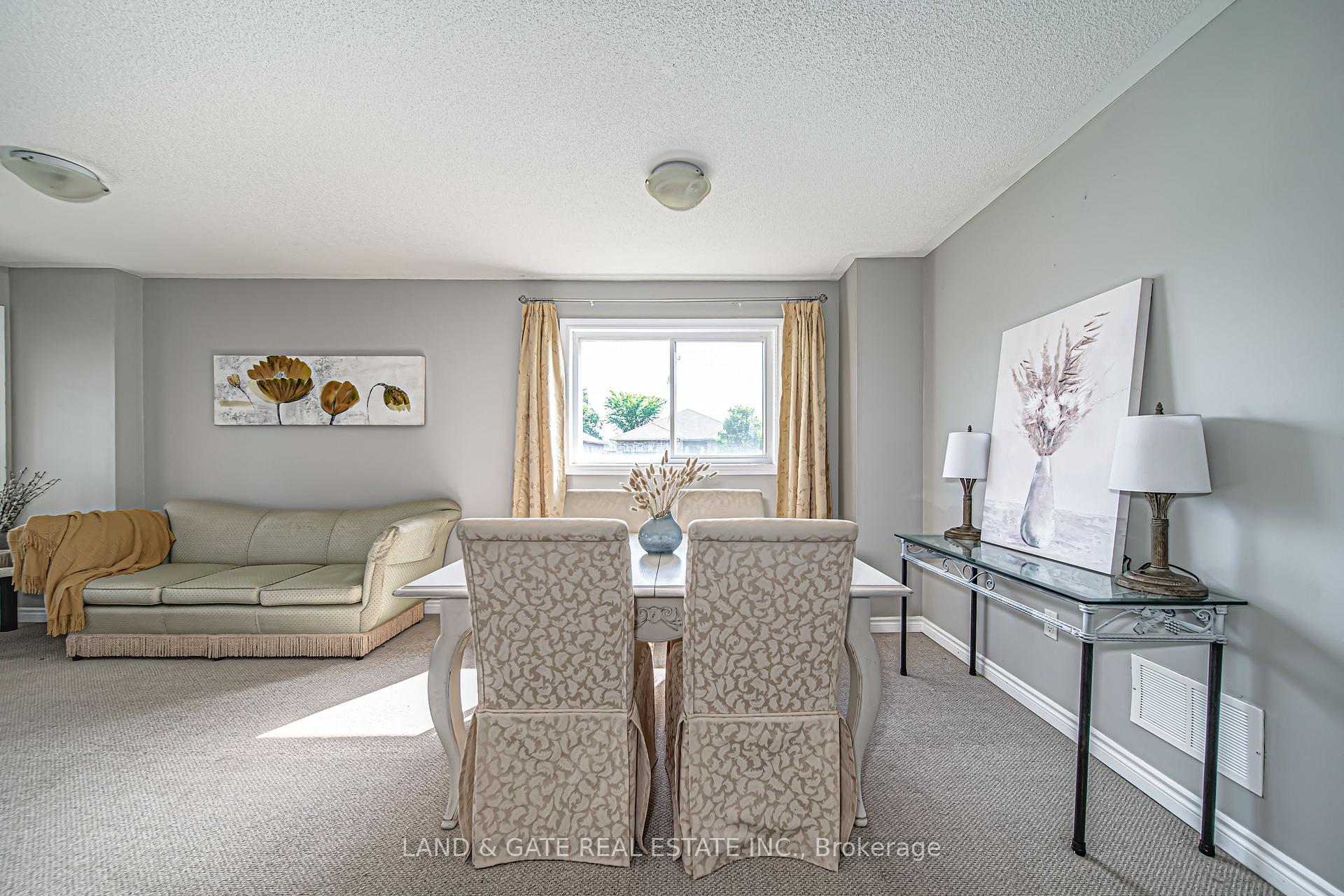 Photo 5 of 2 Manchester Court, Caledon, Bolton West — HOMEH
