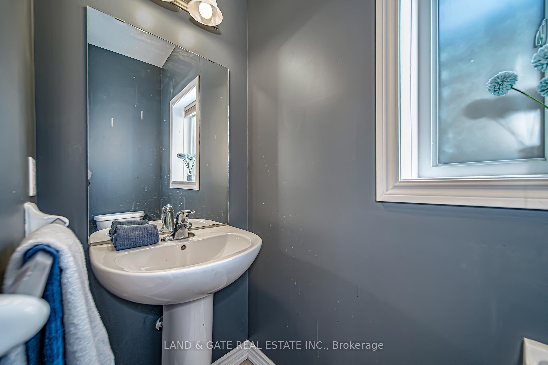 Photo 14 of 2 Manchester Court, Caledon, Bolton West — HOMEH