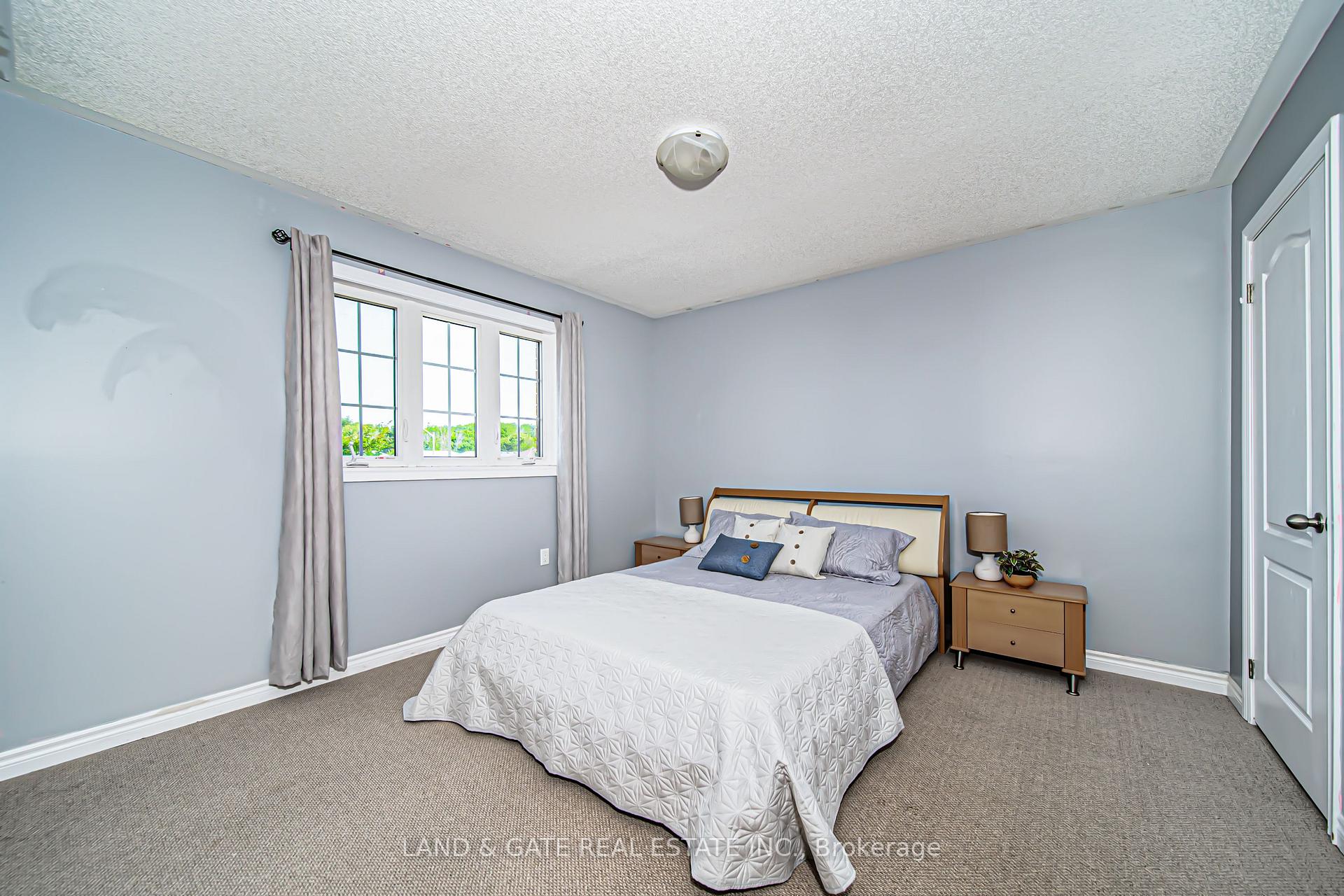 Photo 23 of 2 Manchester Court, Caledon, Bolton West — HOMEH