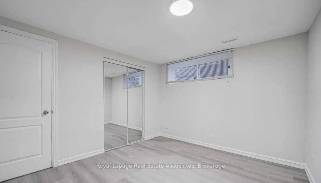 Photo 23 of 21 Davistow Crescent, Etobicoke, Mount Olive-Silverstone-Jamestown — HOMEH