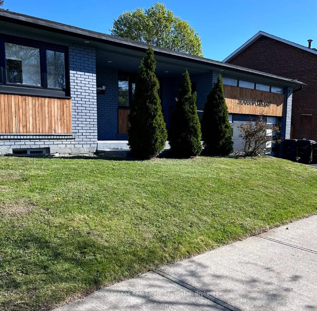 Photo 26 of 21 Davistow Crescent, Etobicoke, Mount Olive-Silverstone-Jamestown — HOMEH