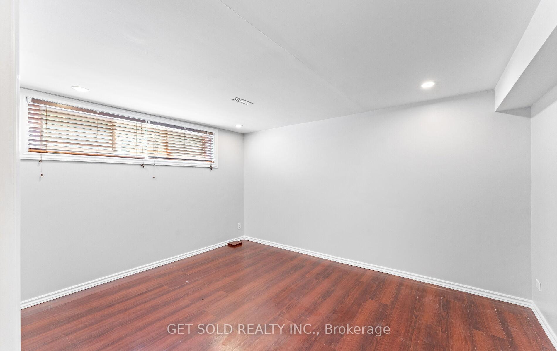 Photo 8 of Unit basement, 40 Barkwin Drive, Etobicoke, Thistletown-Beaumonde Heights — HOMEH