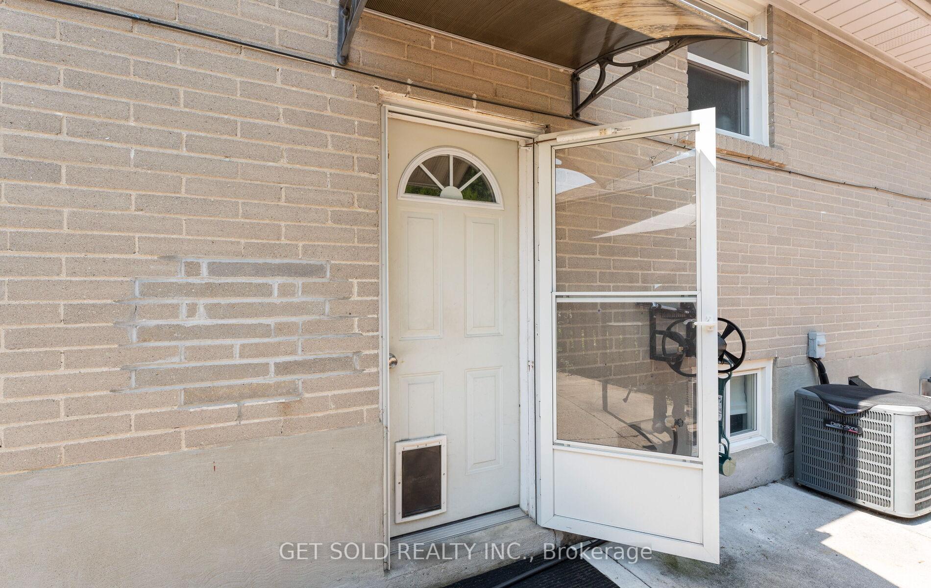 Photo 27 of Unit basement, 40 Barkwin Drive, Etobicoke, Thistletown-Beaumonde Heights — HOMEH