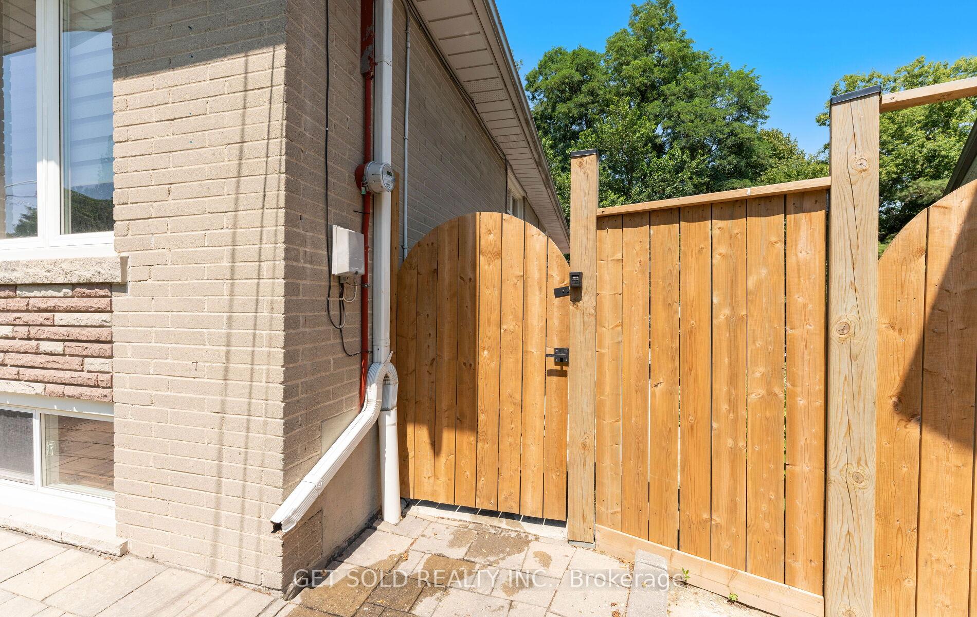 Photo 21 of Unit basement, 40 Barkwin Drive, Etobicoke, Thistletown-Beaumonde Heights — HOMEH