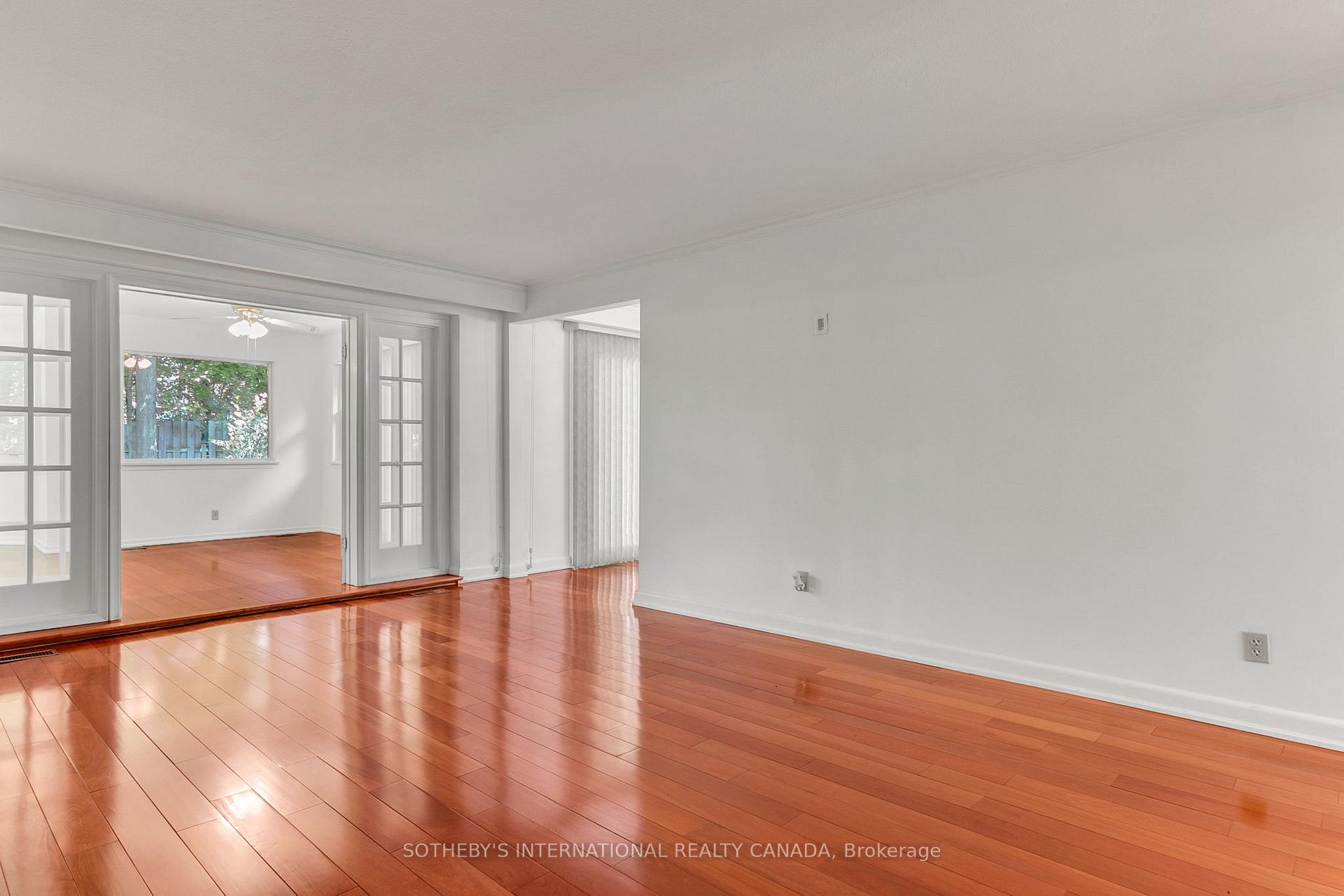 Photo 43 of 9 Queensborough Crescent, Etobicoke, Willowridge-Martingrove-Richview — HOMEH