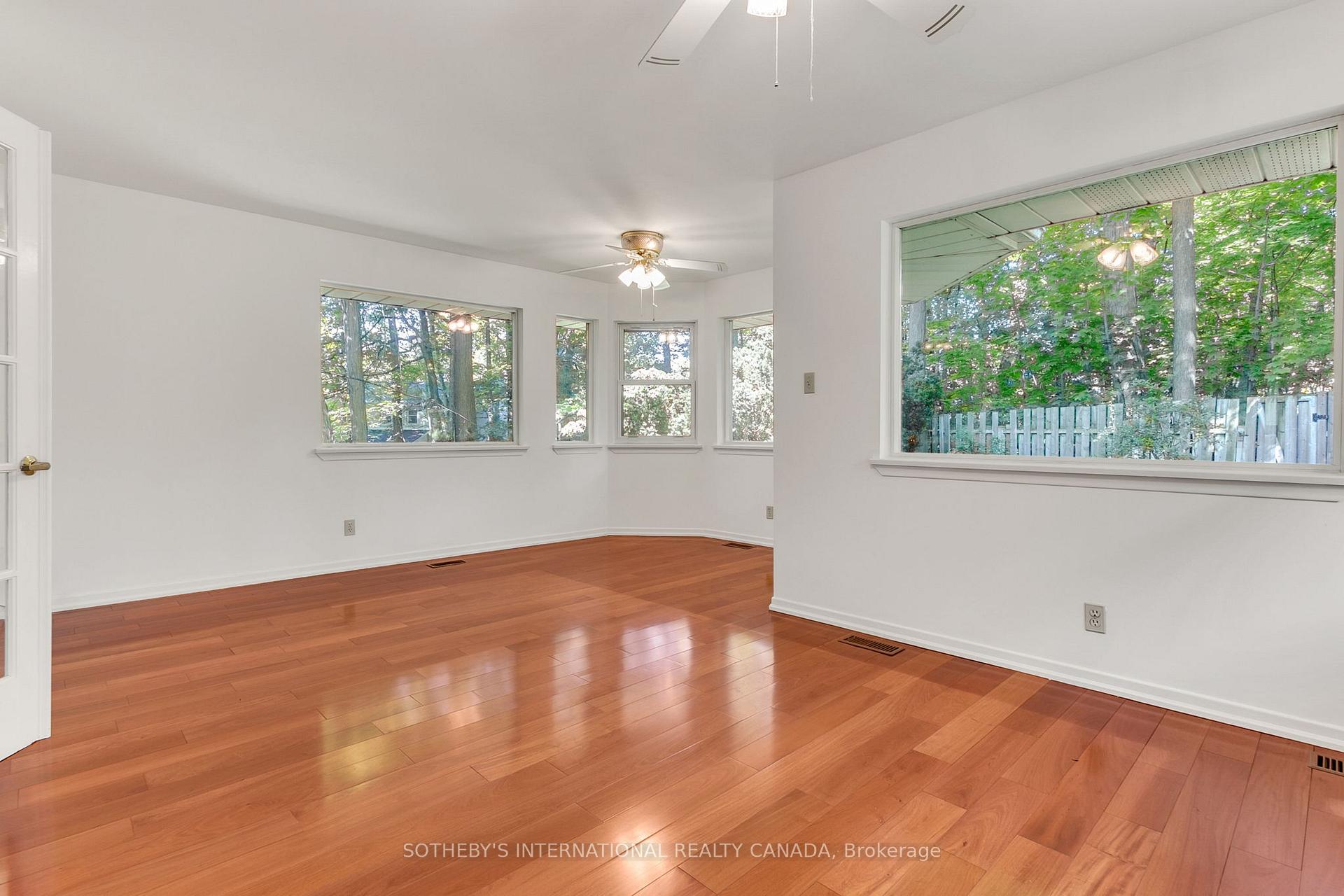 Photo 14 of 9 Queensborough Crescent, Etobicoke, Willowridge-Martingrove-Richview — HOMEH