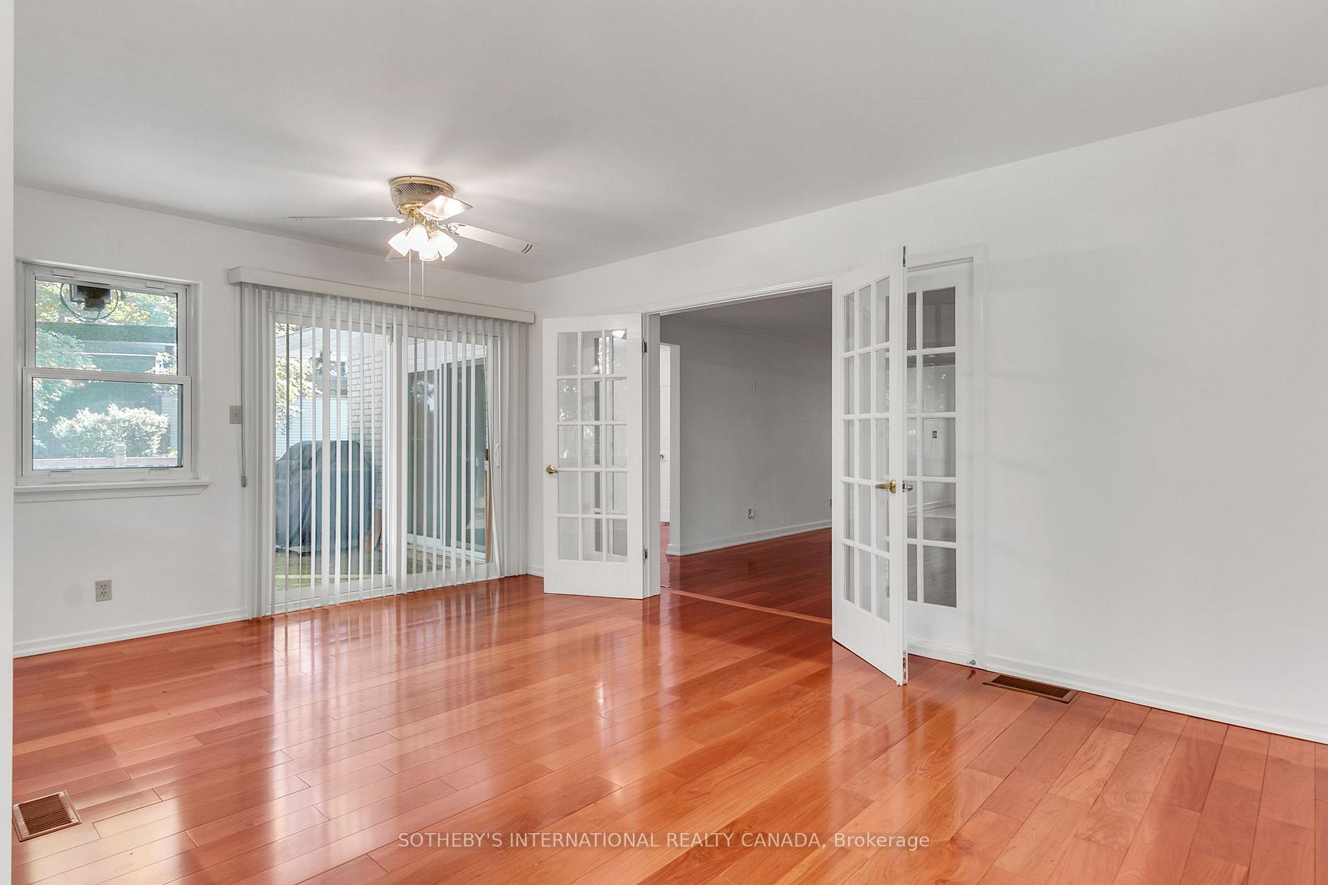 Photo 22 of 9 Queensborough Crescent, Etobicoke, Willowridge-Martingrove-Richview — HOMEH