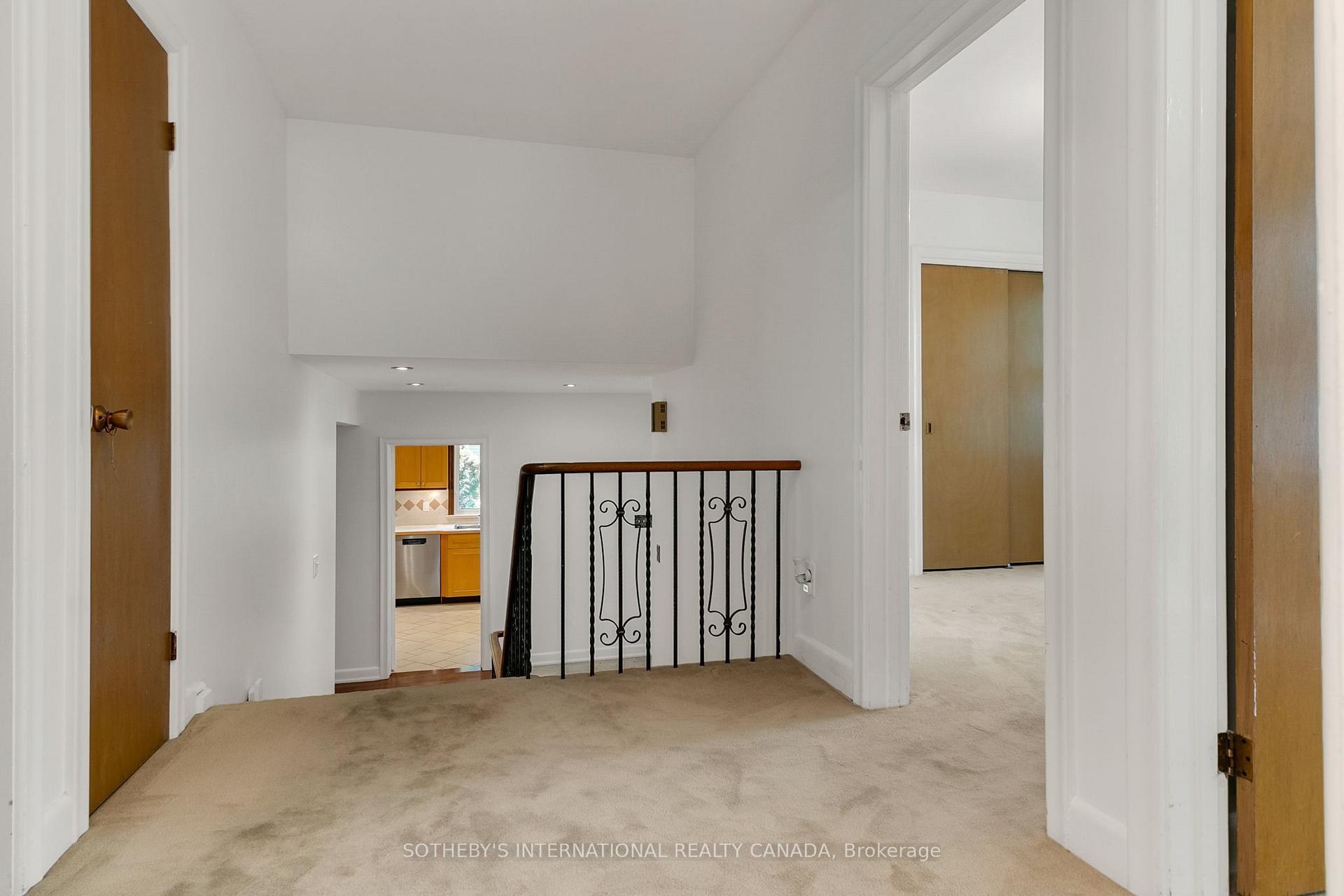 Photo 11 of 9 Queensborough Crescent, Etobicoke, Willowridge-Martingrove-Richview — HOMEH