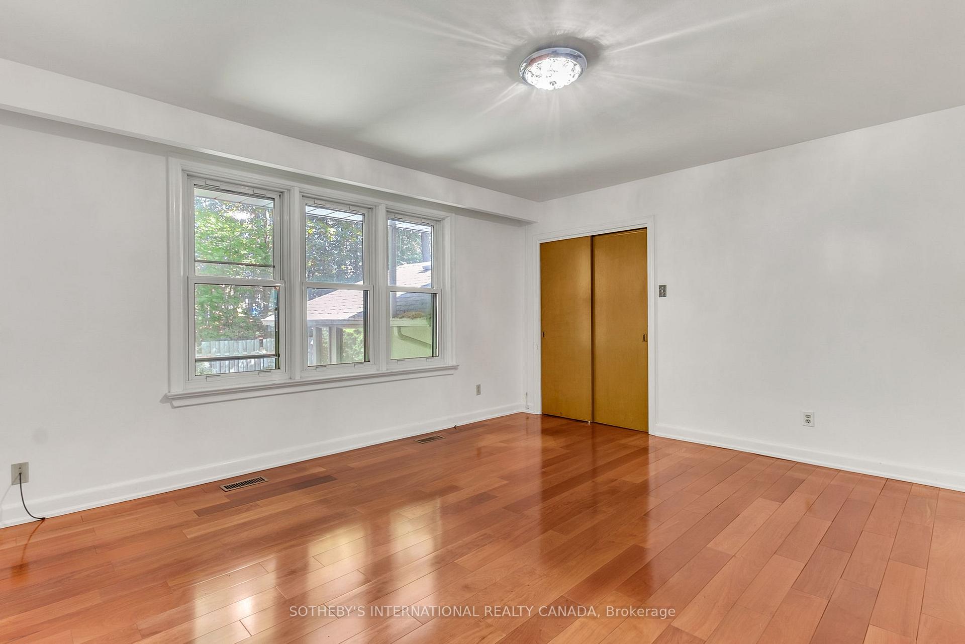 Photo 27 of 9 Queensborough Crescent, Etobicoke, Willowridge-Martingrove-Richview — HOMEH