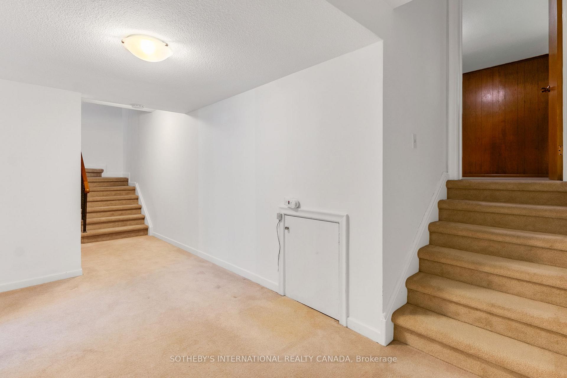 Photo 28 of 9 Queensborough Crescent, Etobicoke, Willowridge-Martingrove-Richview — HOMEH