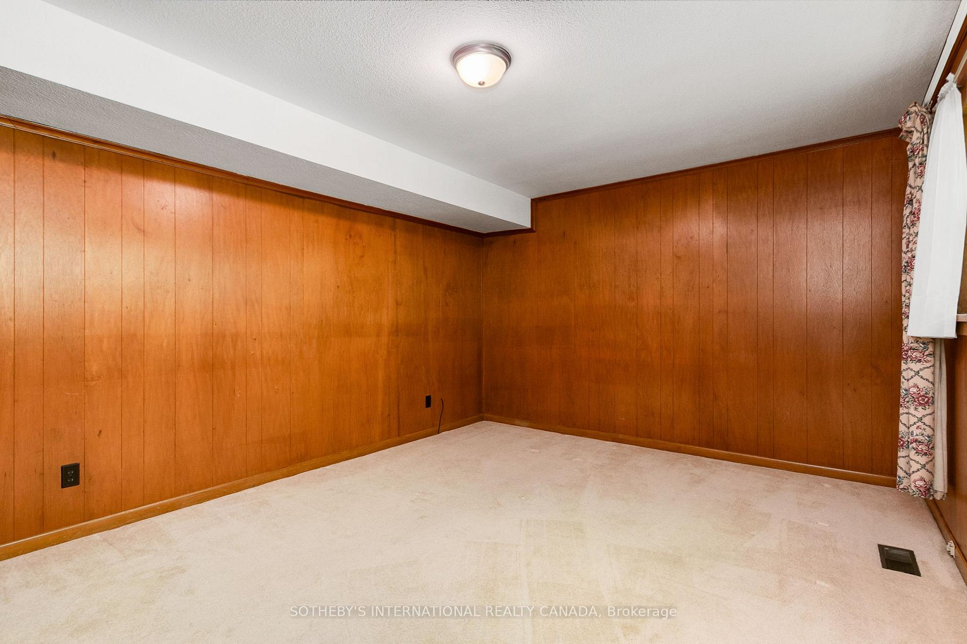 Photo 24 of 9 Queensborough Crescent, Etobicoke, Willowridge-Martingrove-Richview — HOMEH