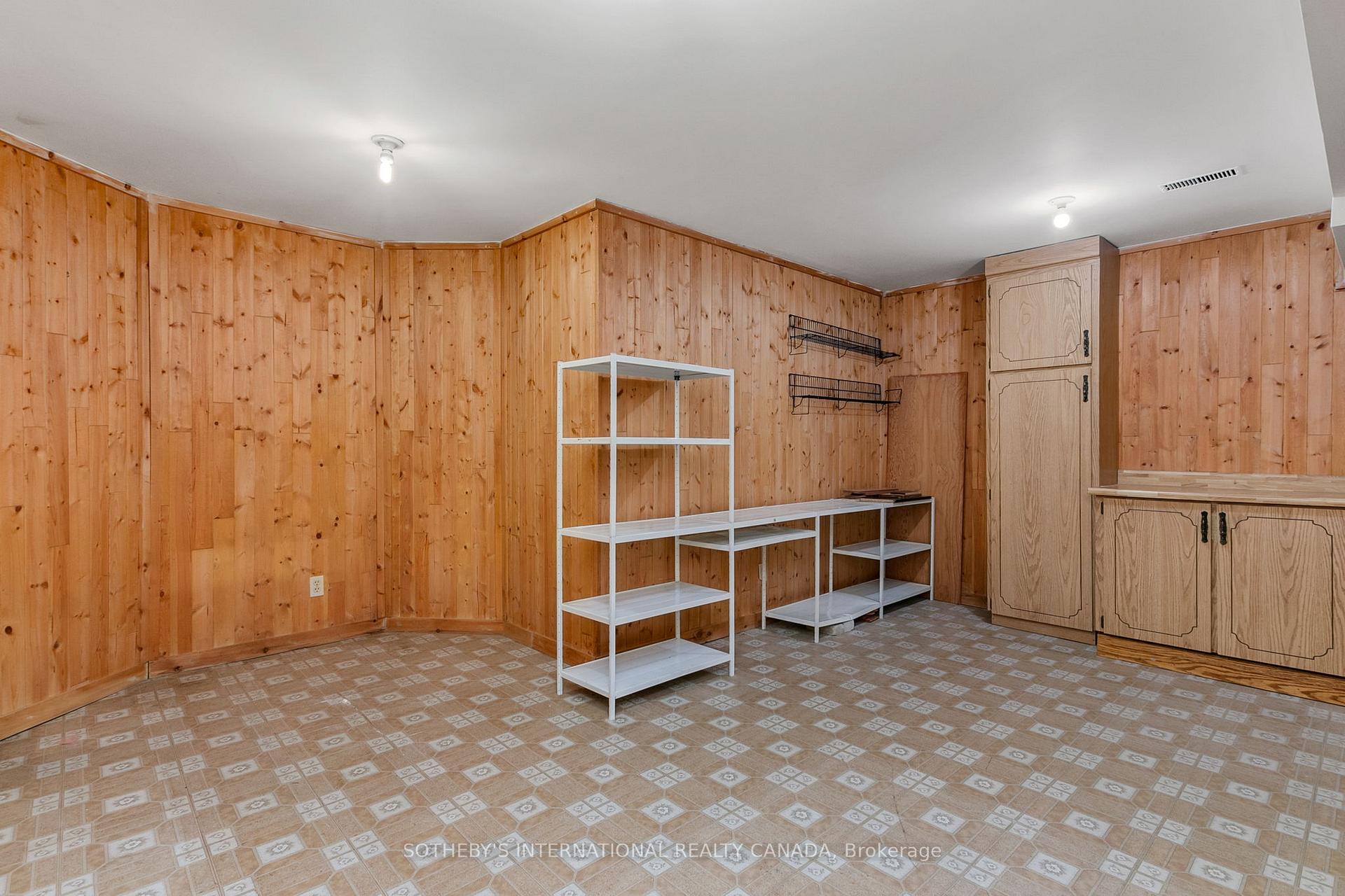 Photo 42 of 9 Queensborough Crescent, Etobicoke, Willowridge-Martingrove-Richview — HOMEH