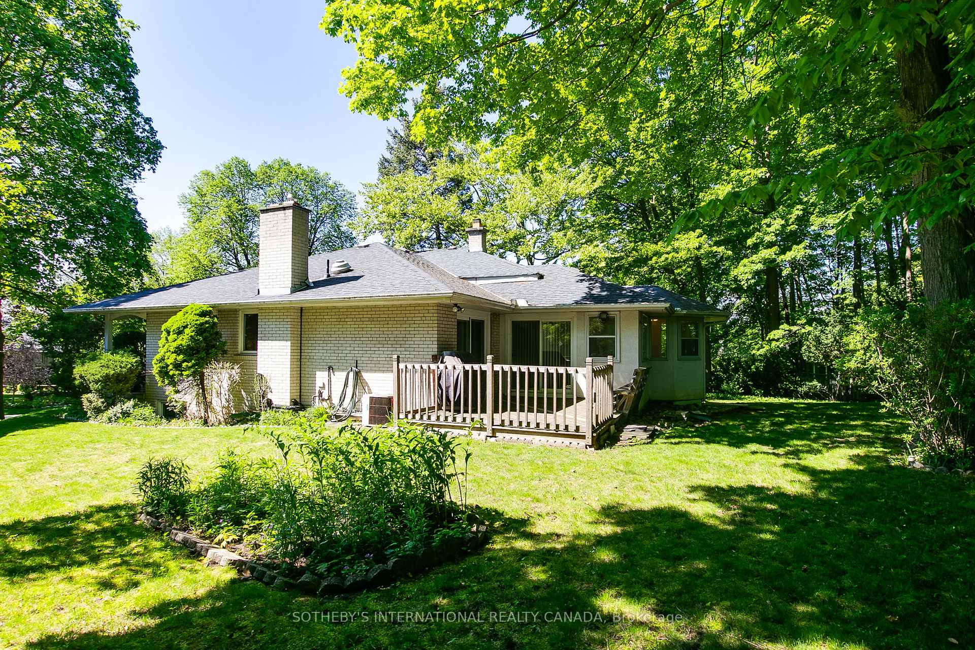 Photo 40 of 9 Queensborough Crescent, Etobicoke, Willowridge-Martingrove-Richview — HOMEH