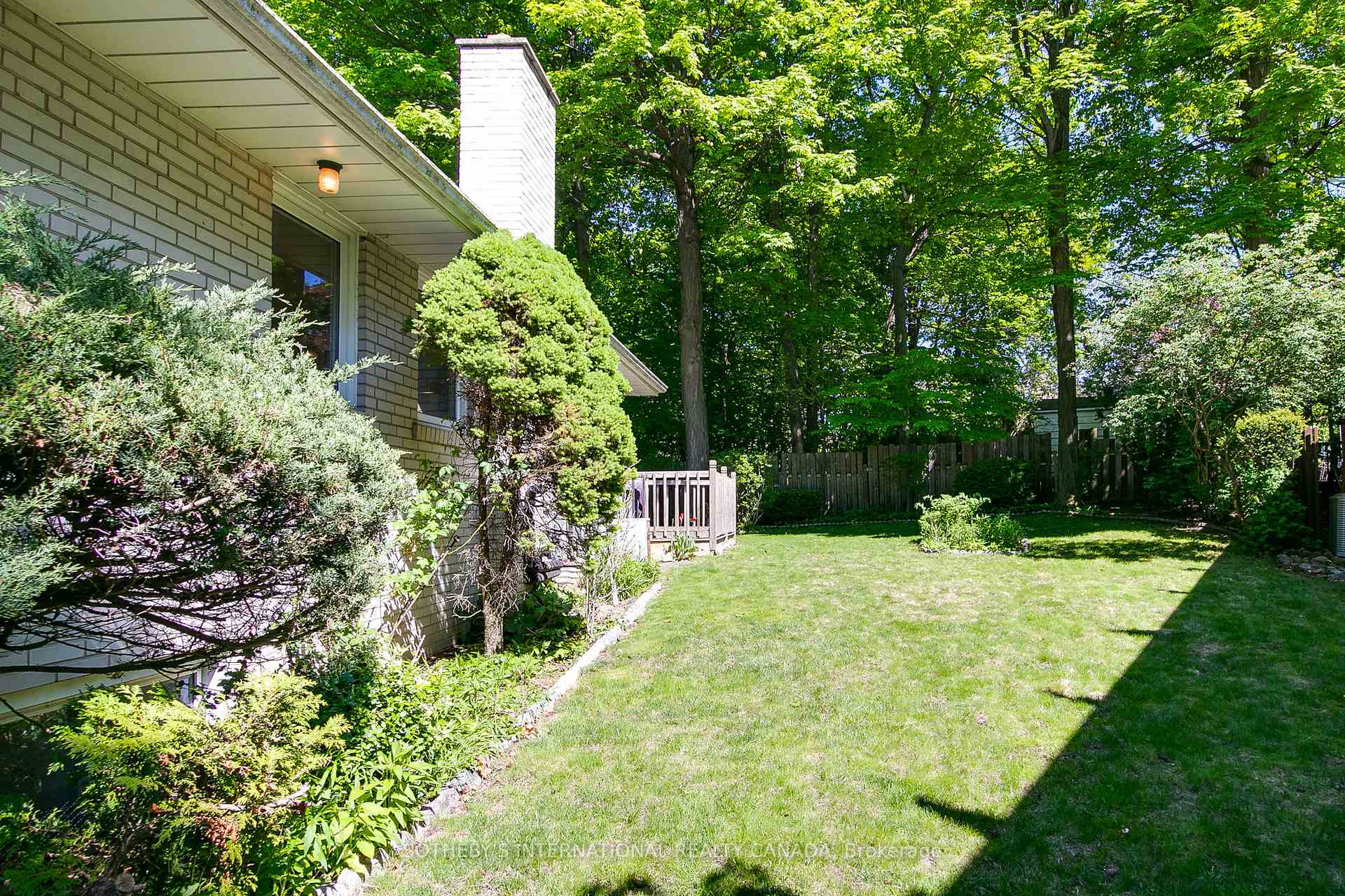 Photo 36 of 9 Queensborough Crescent, Etobicoke, Willowridge-Martingrove-Richview — HOMEH
