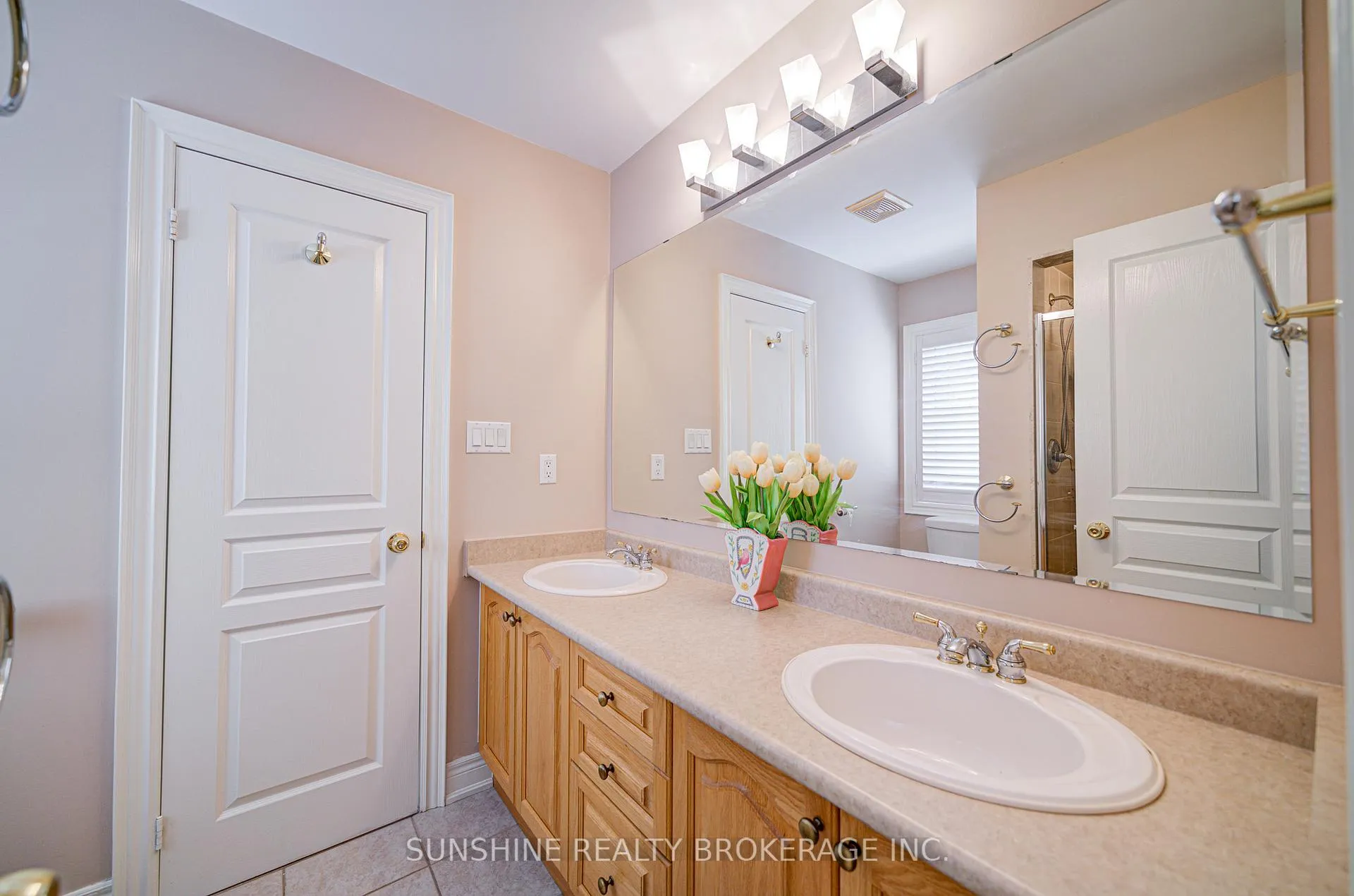 Photo 302 of 19 Aspen Leaf Court, Aurora, Hills of St Andrew — HOMEH