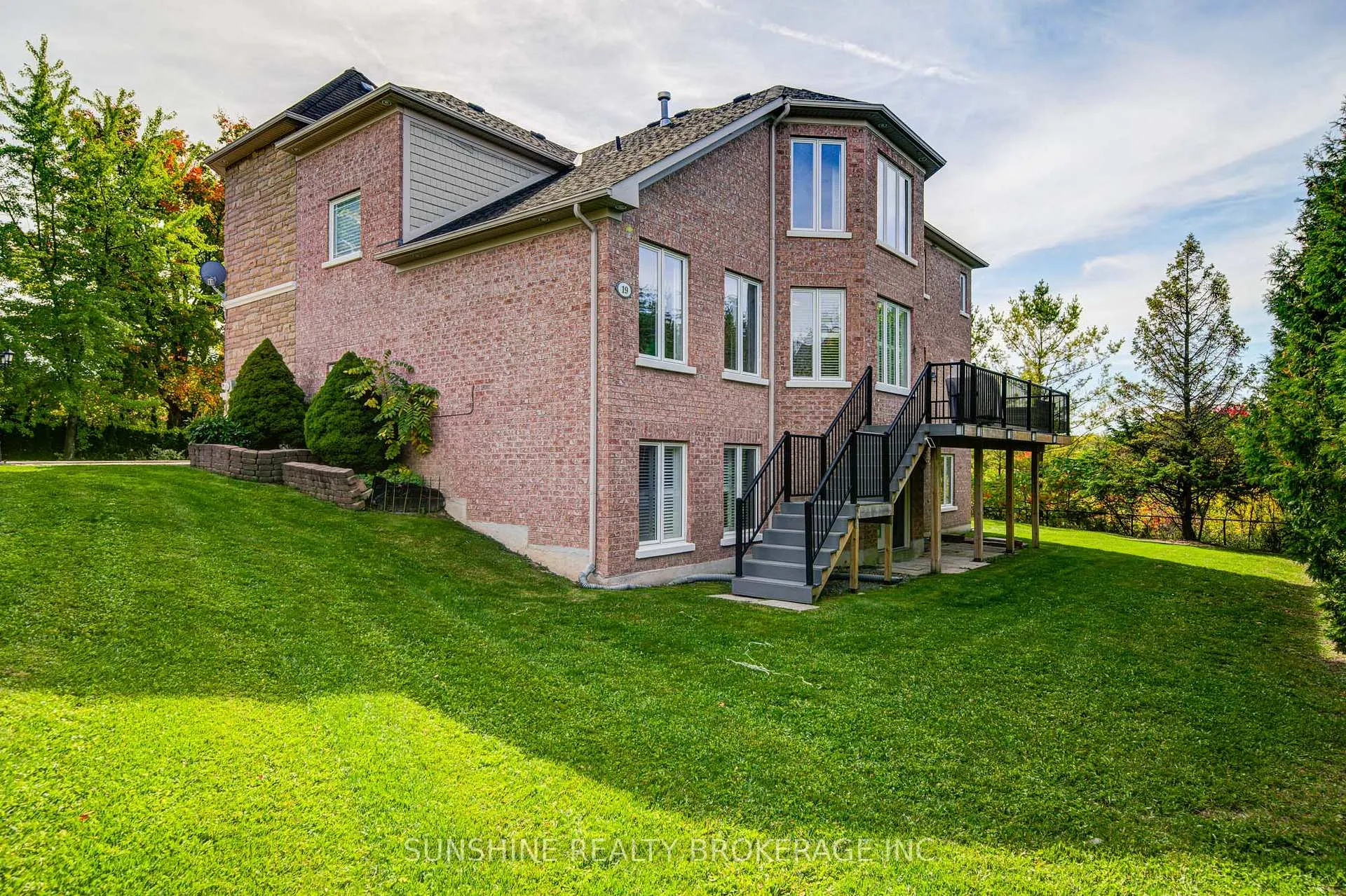 Photo 538 of 19 Aspen Leaf Court, Aurora, Hills of St Andrew — HOMEH
