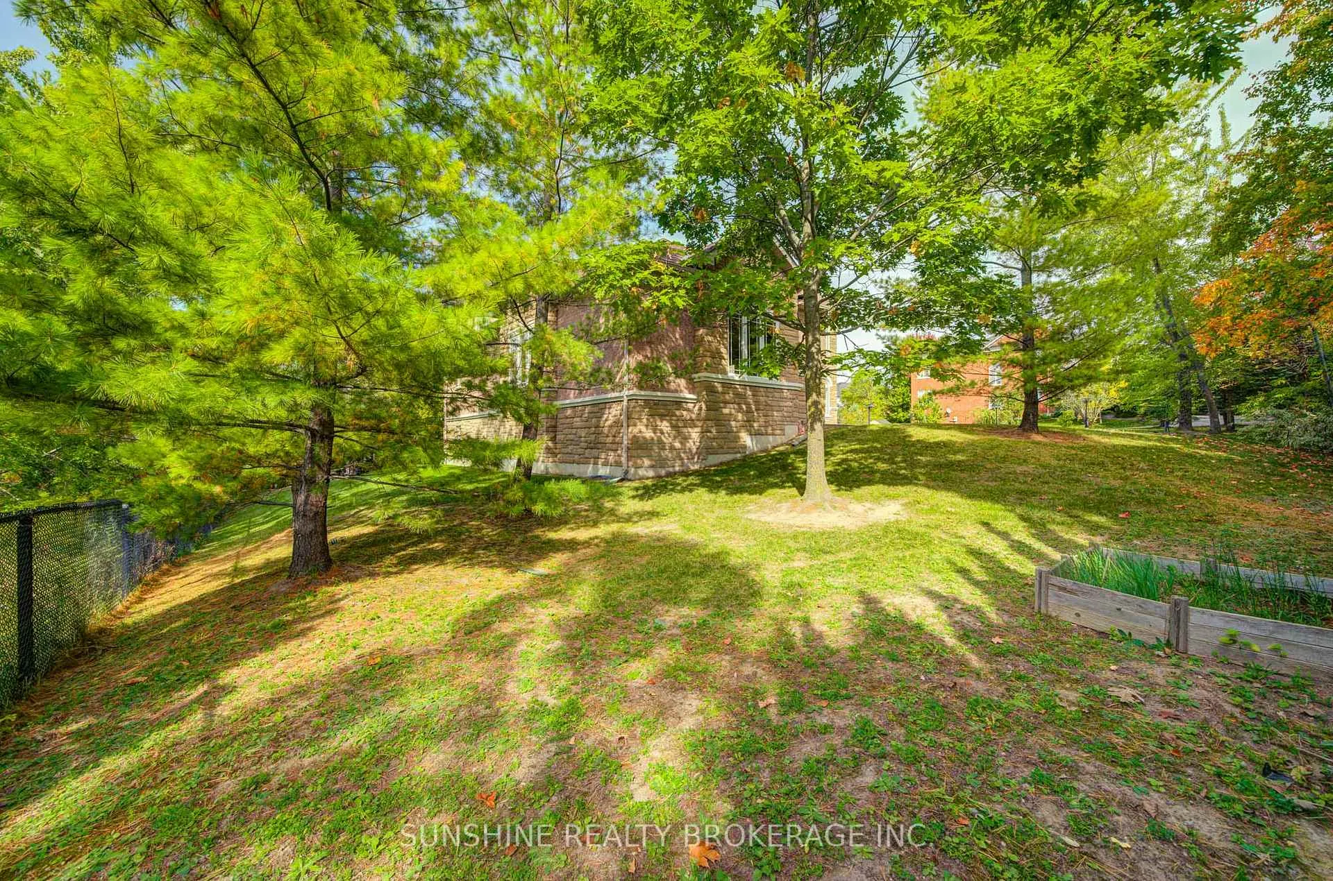 Photo 599 of 19 Aspen Leaf Court, Aurora, Hills of St Andrew — HOMEH