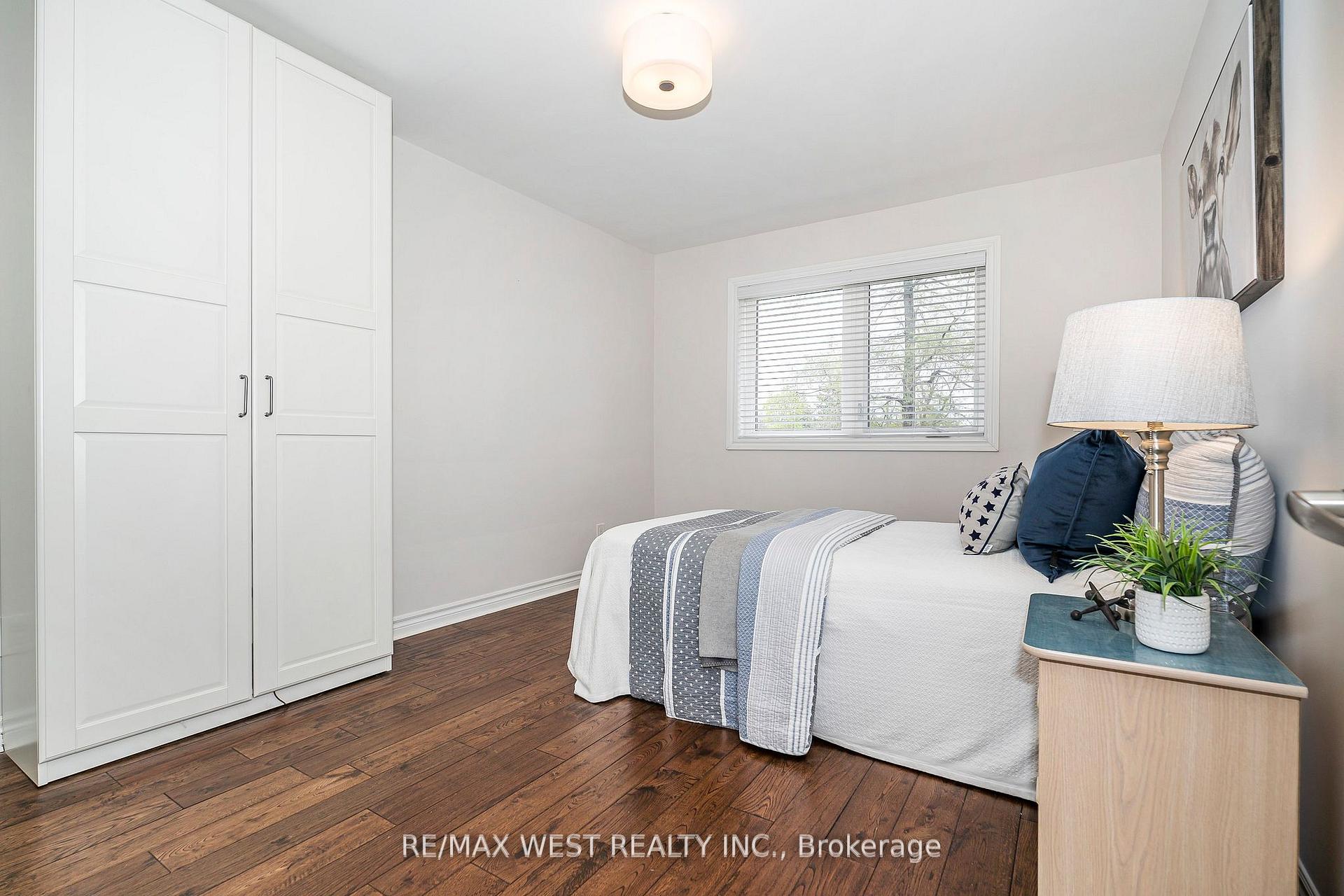 Photo 19 of 17 Forest Path Court, Etobicoke, Thistletown-Beaumonde Heights — HOMEH