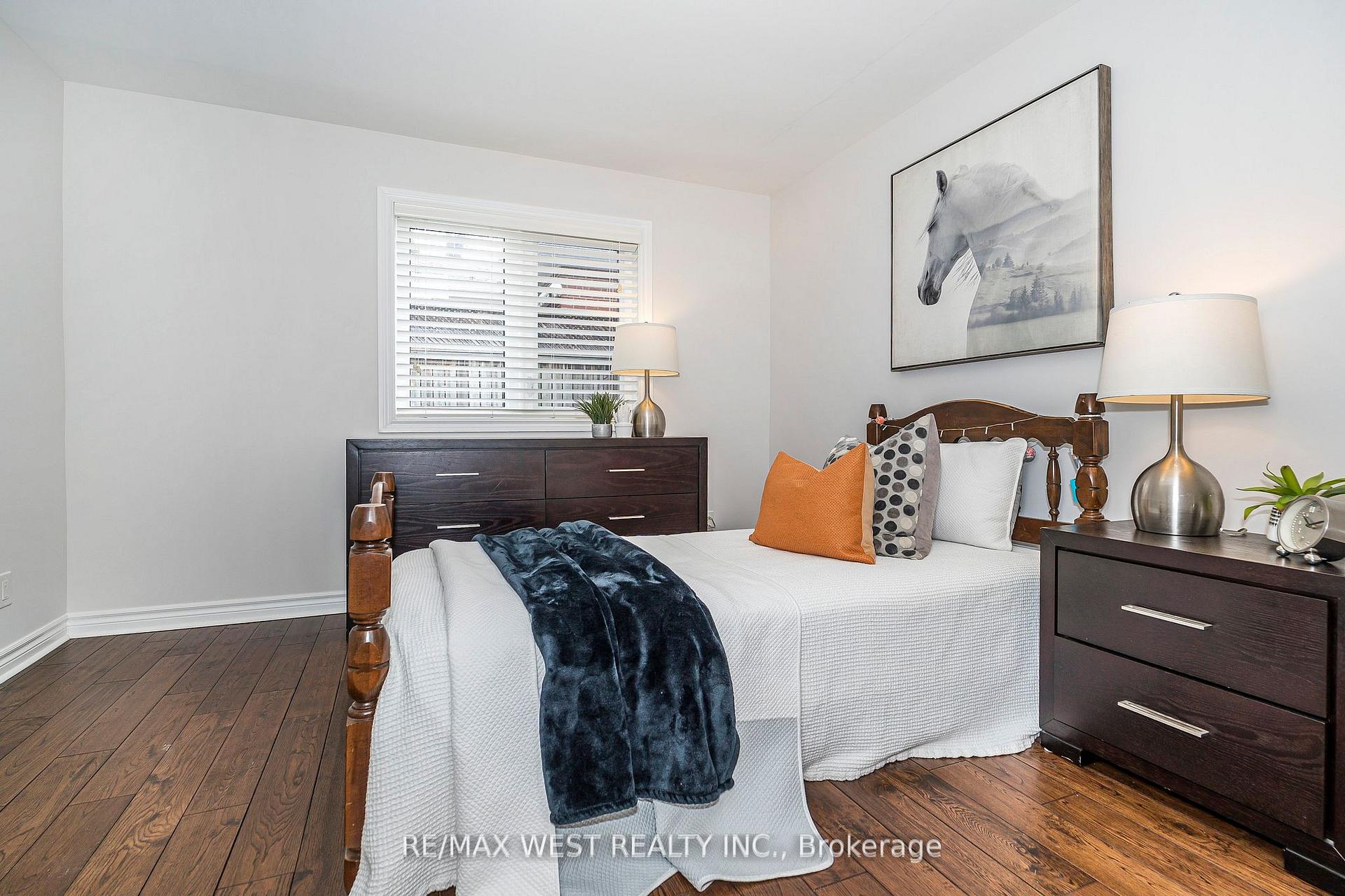 Photo 25 of 17 Forest Path Court, Etobicoke, Thistletown-Beaumonde Heights — HOMEH