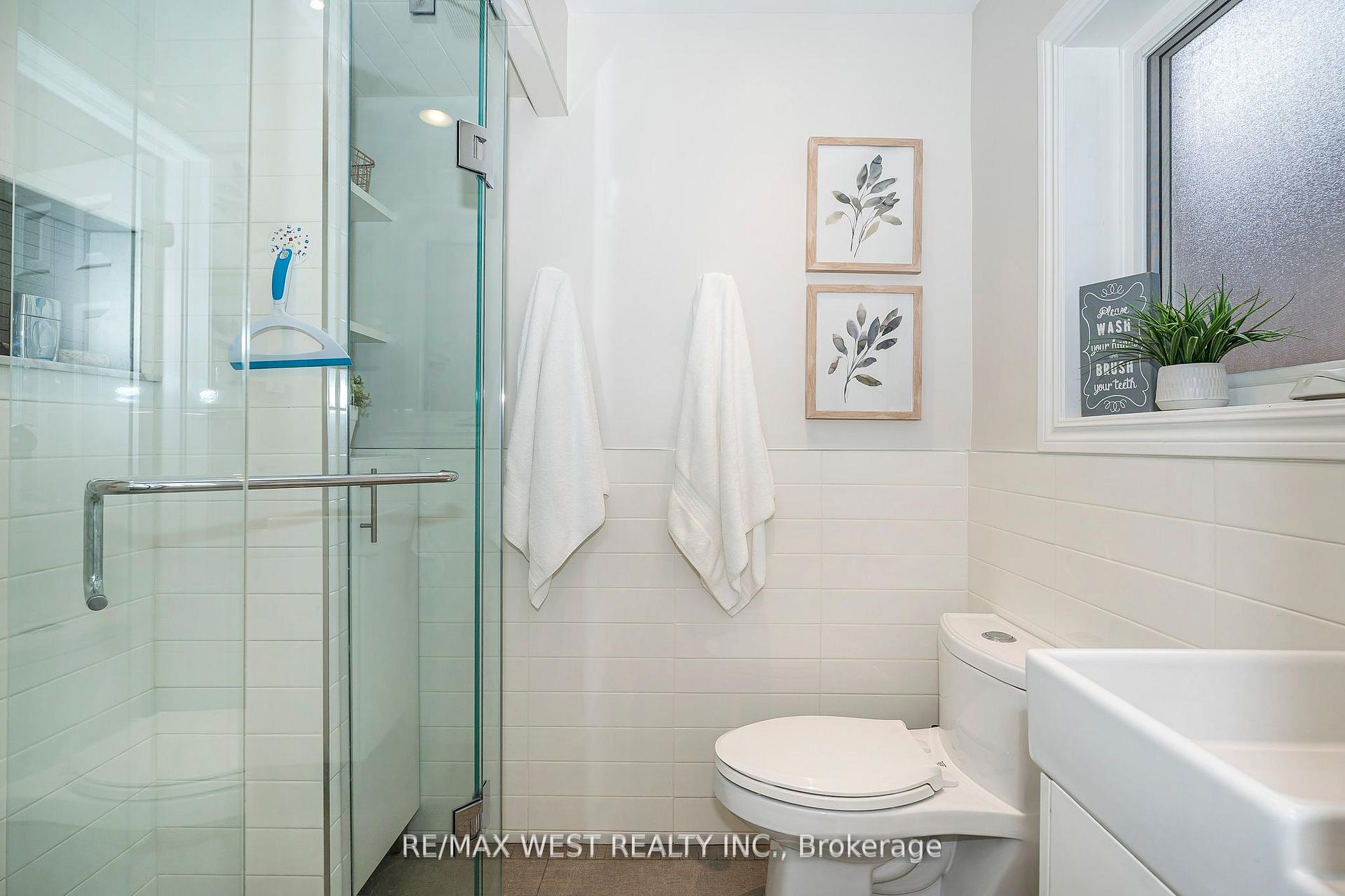 Photo 26 of 17 Forest Path Court, Etobicoke, Thistletown-Beaumonde Heights — HOMEH
