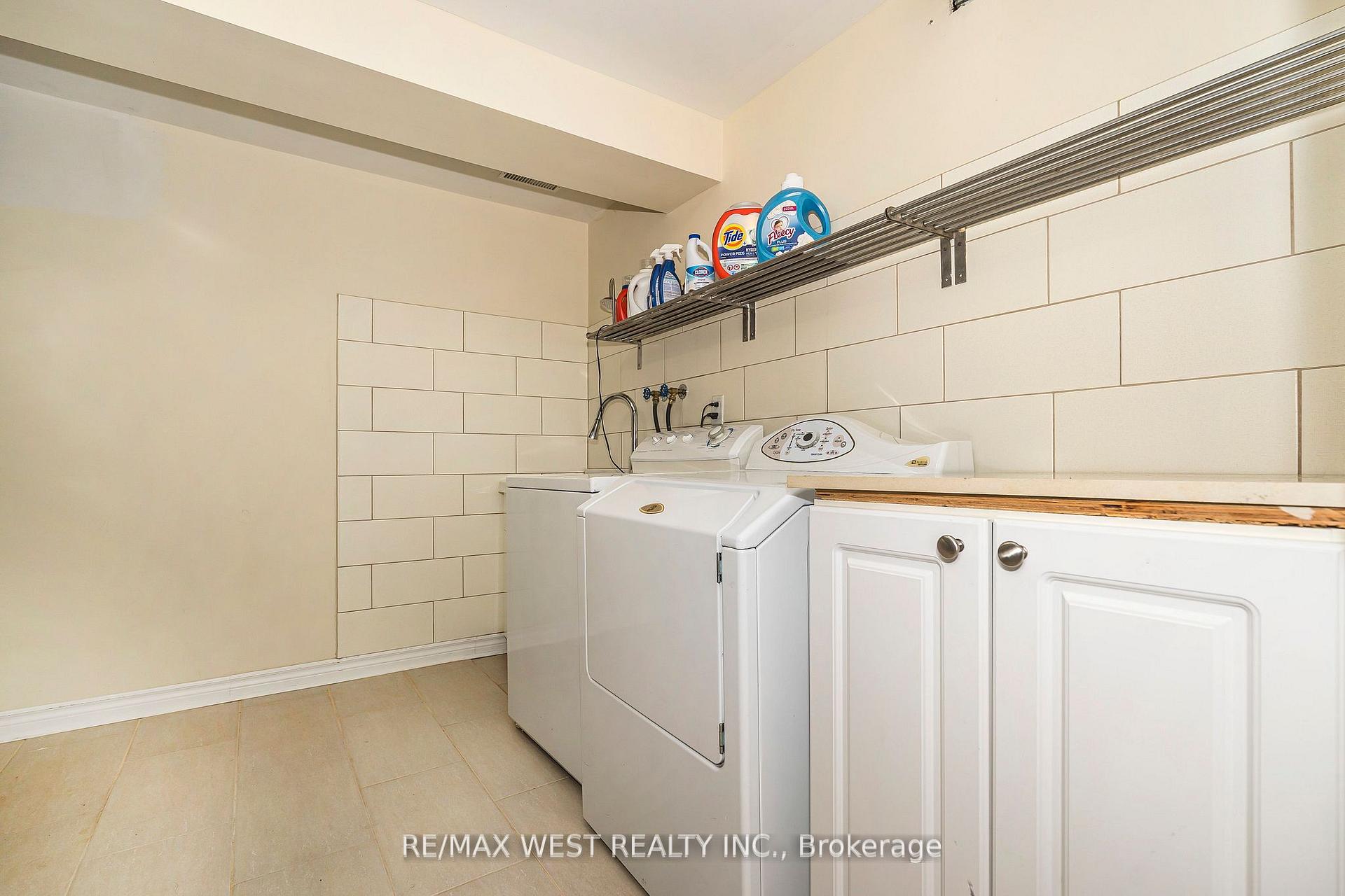 Photo 31 of 17 Forest Path Court, Etobicoke, Thistletown-Beaumonde Heights — HOMEH