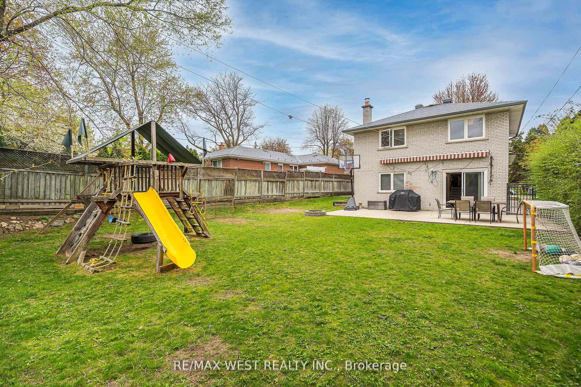 Photo 34 of 17 Forest Path Court, Etobicoke, Thistletown-Beaumonde Heights — HOMEH