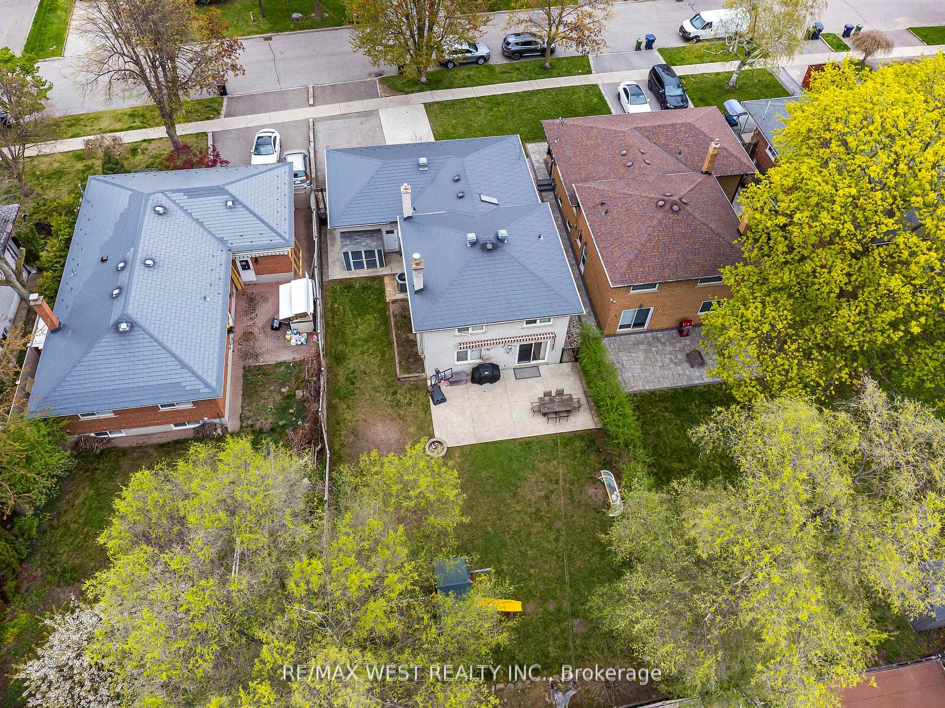 Photo 36 of 17 Forest Path Court, Etobicoke, Thistletown-Beaumonde Heights — HOMEH
