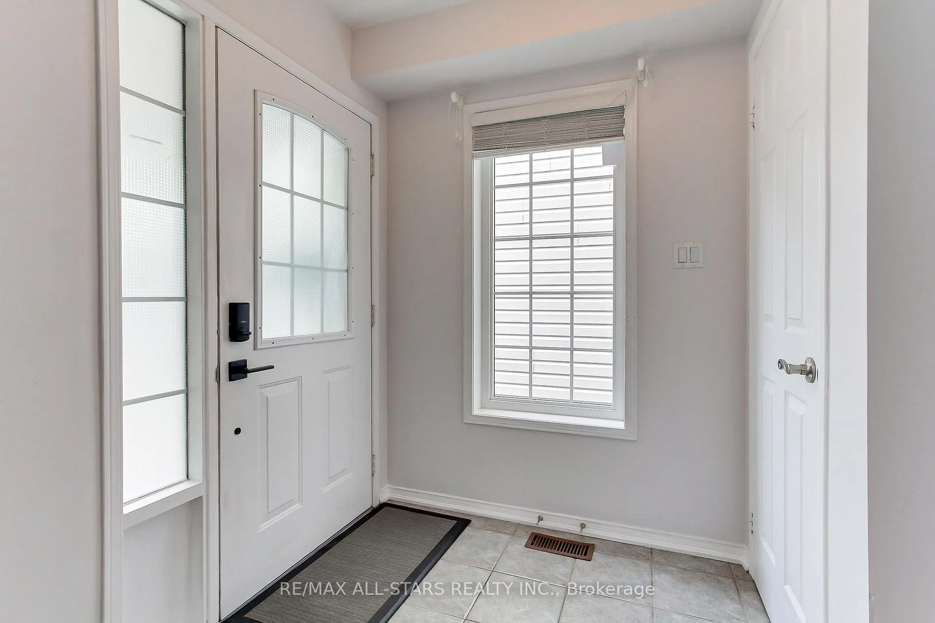 Photo 80 of 85 Handley Crescent, Ajax, South East — HOMEH