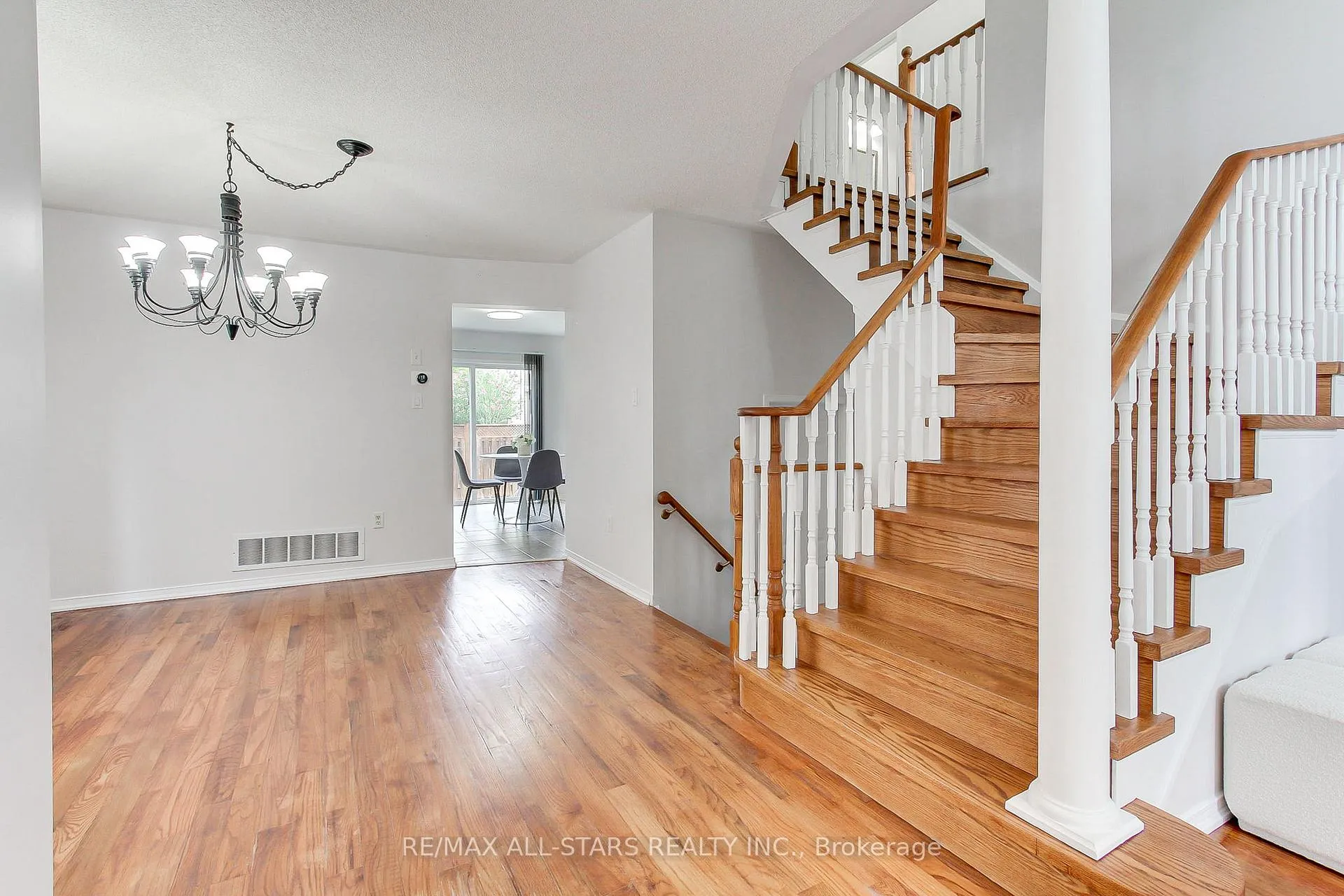 Photo 204 of 85 Handley Crescent, Ajax, South East — HOMEH