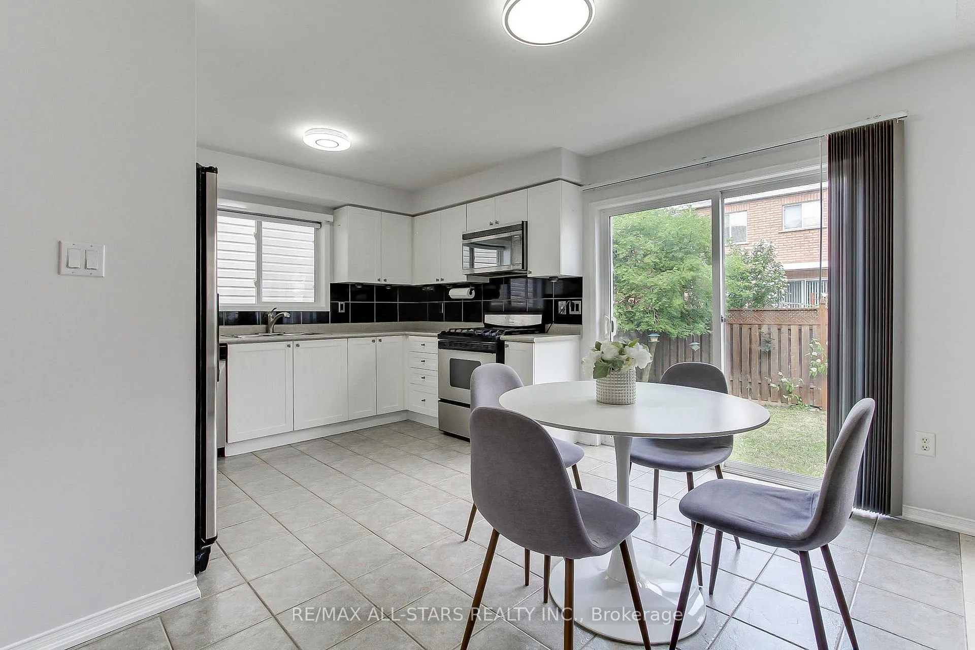 Photo 362 of 85 Handley Crescent, Ajax, South East — HOMEH