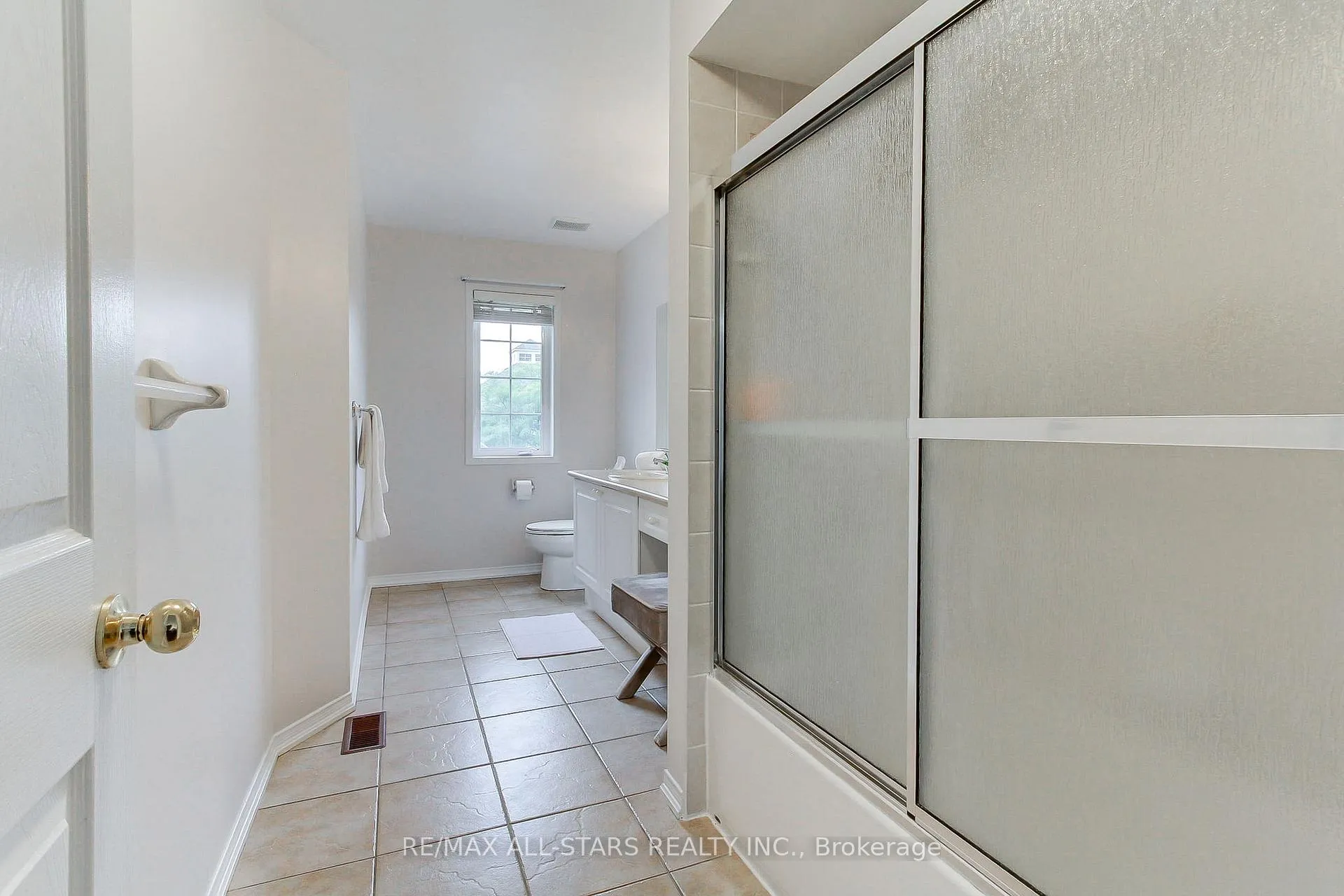 Photo 548 of 85 Handley Crescent, Ajax, South East — HOMEH