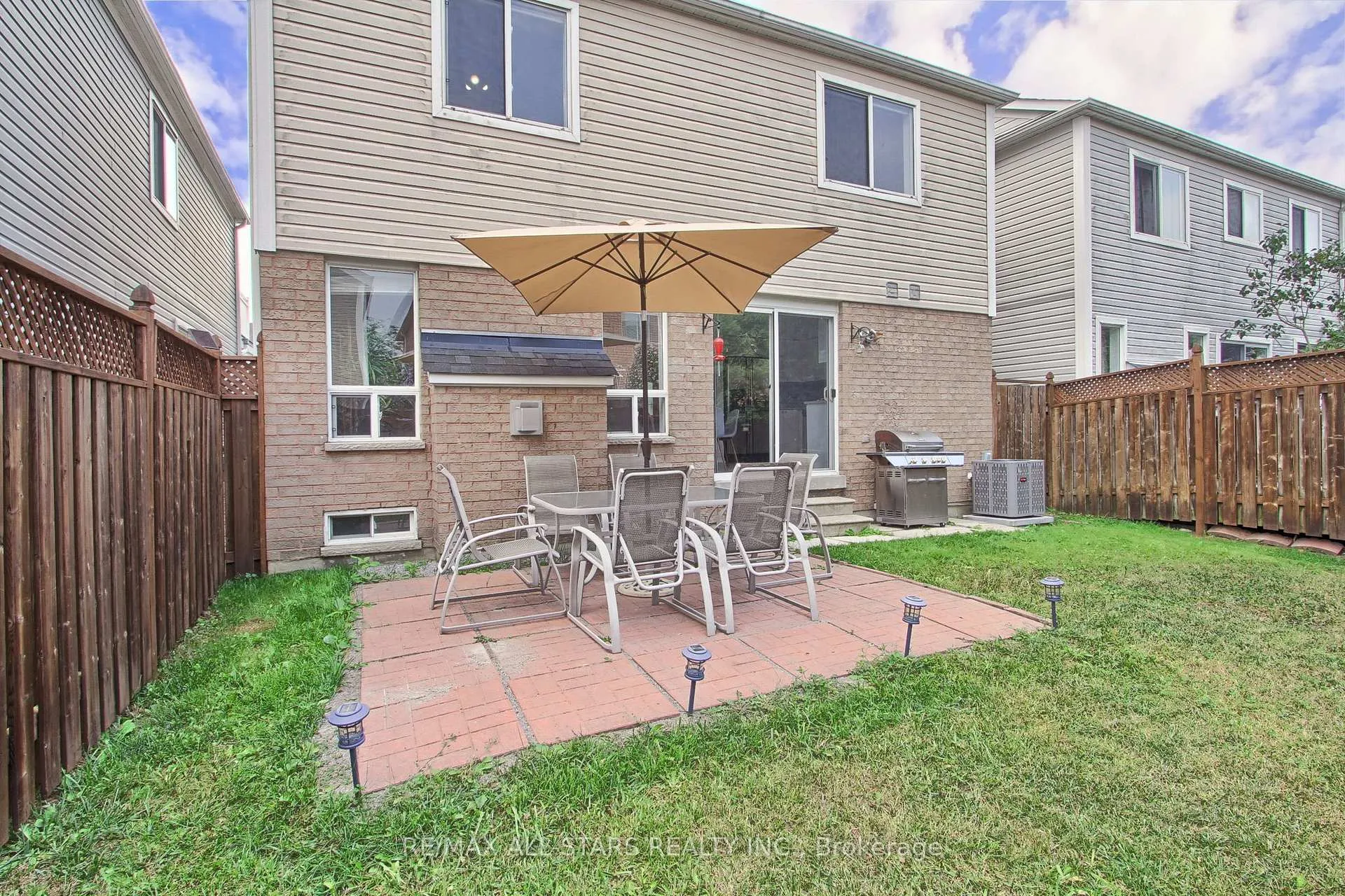 Photo 742 of 85 Handley Crescent, Ajax, South East — HOMEH