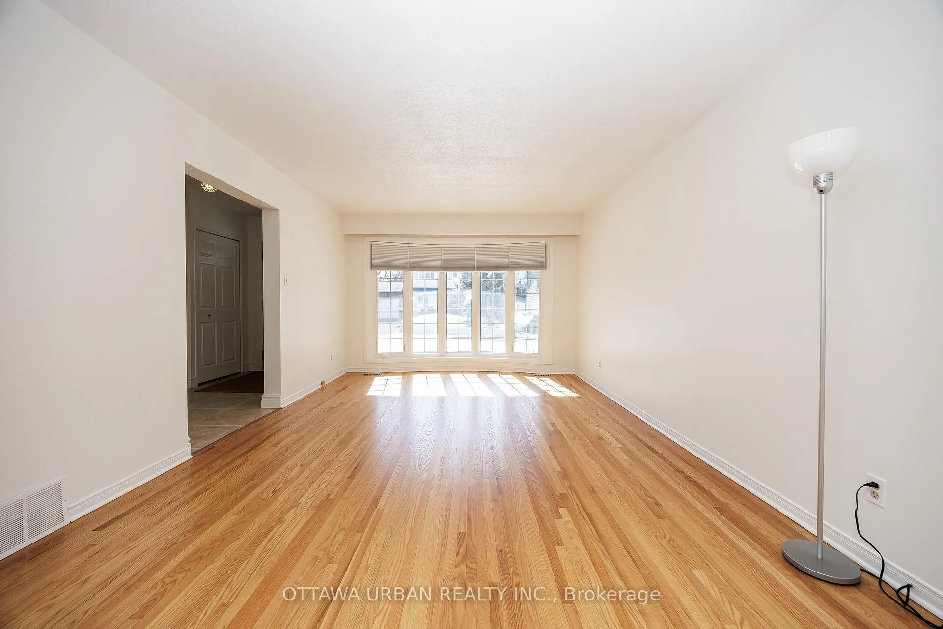 Photo 52 of 17 Woodview Crescent, Ottawa, Blackburn Hamlet — HOMEH
