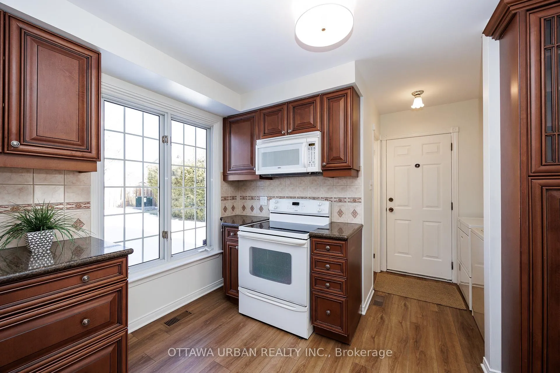 Photo 209 of 17 Woodview Crescent, Ottawa, Blackburn Hamlet — HOMEH