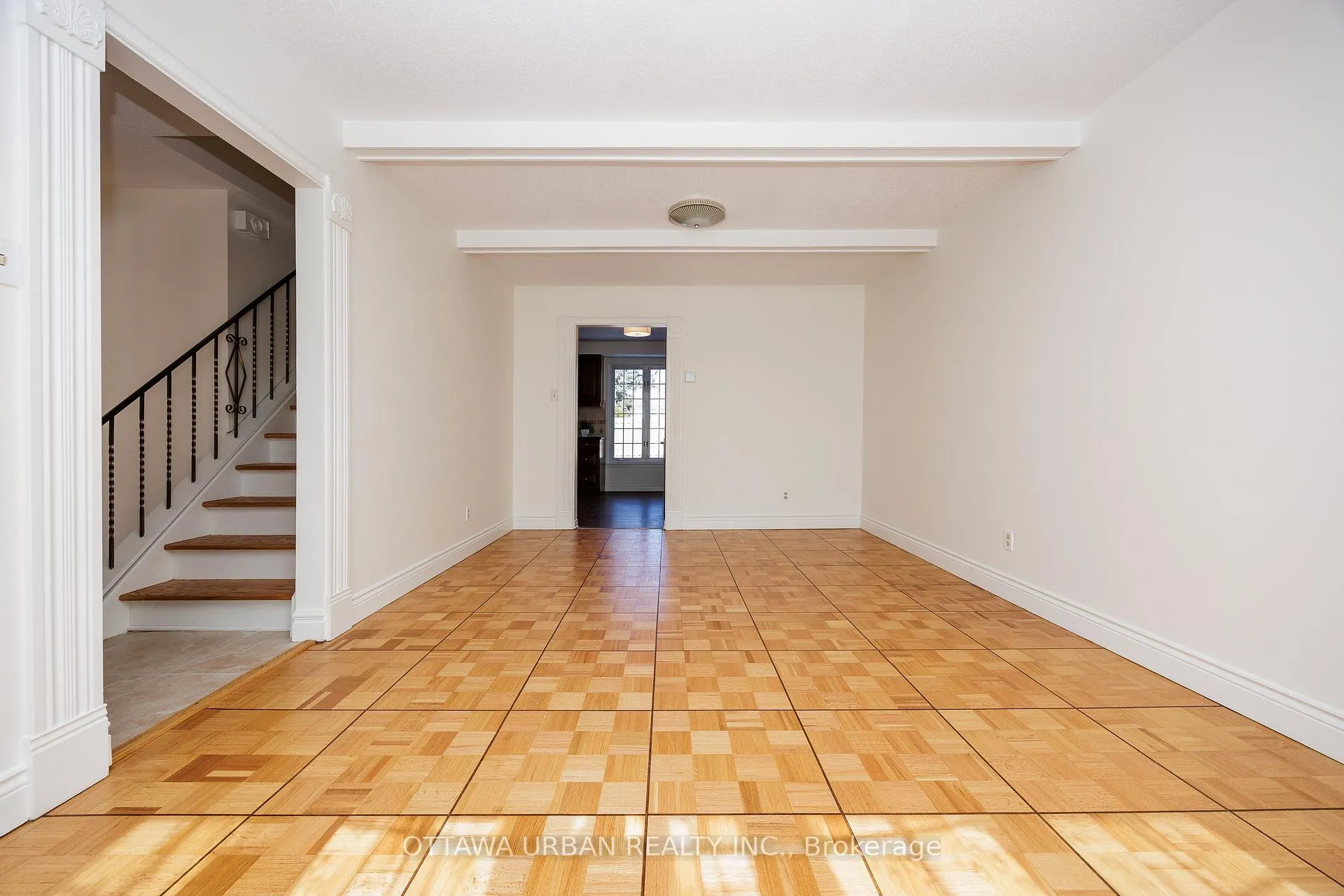 Photo 241 of 17 Woodview Crescent, Ottawa, Blackburn Hamlet — HOMEH