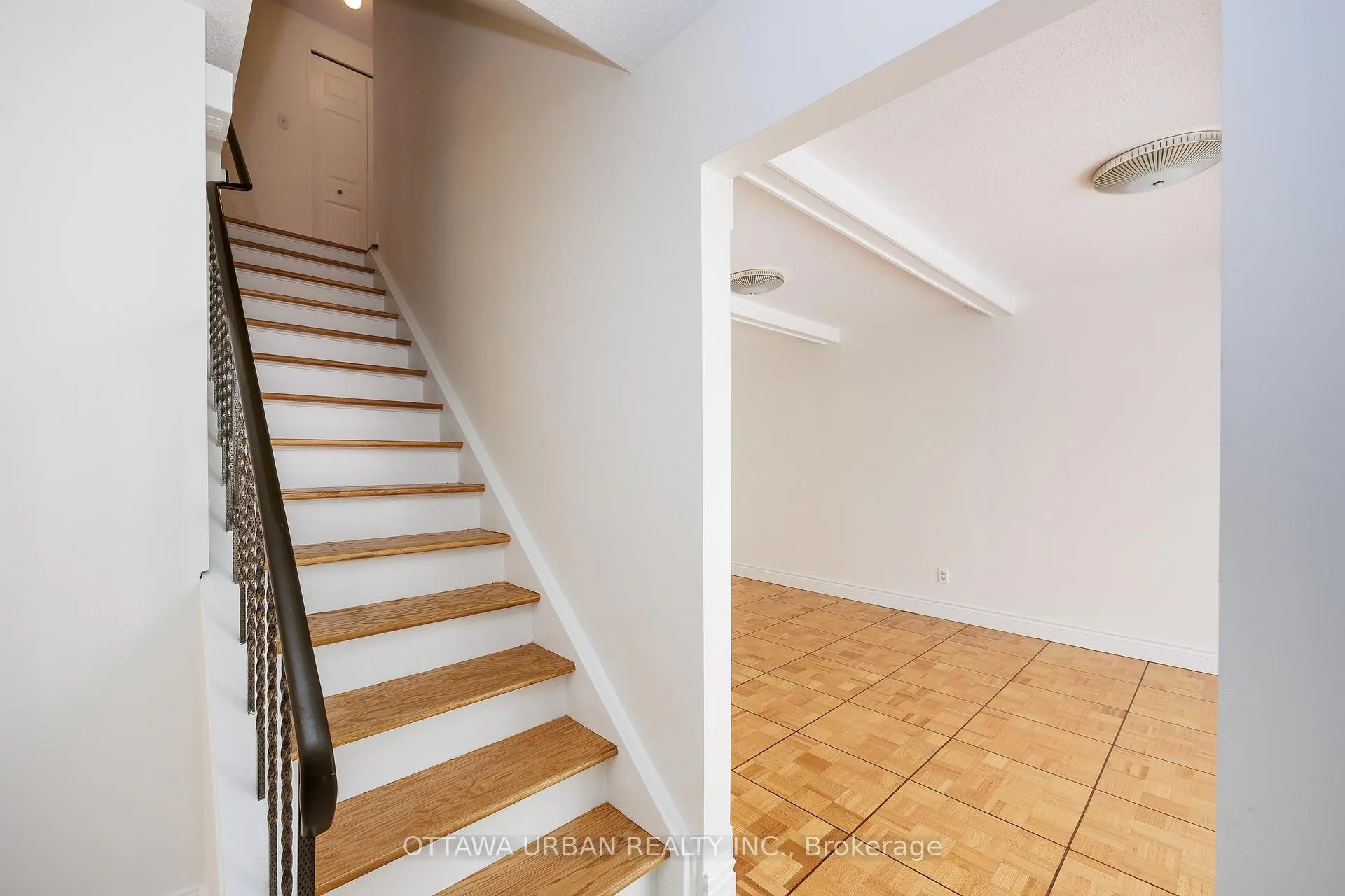 Photo 316 of 17 Woodview Crescent, Ottawa, Blackburn Hamlet — HOMEH