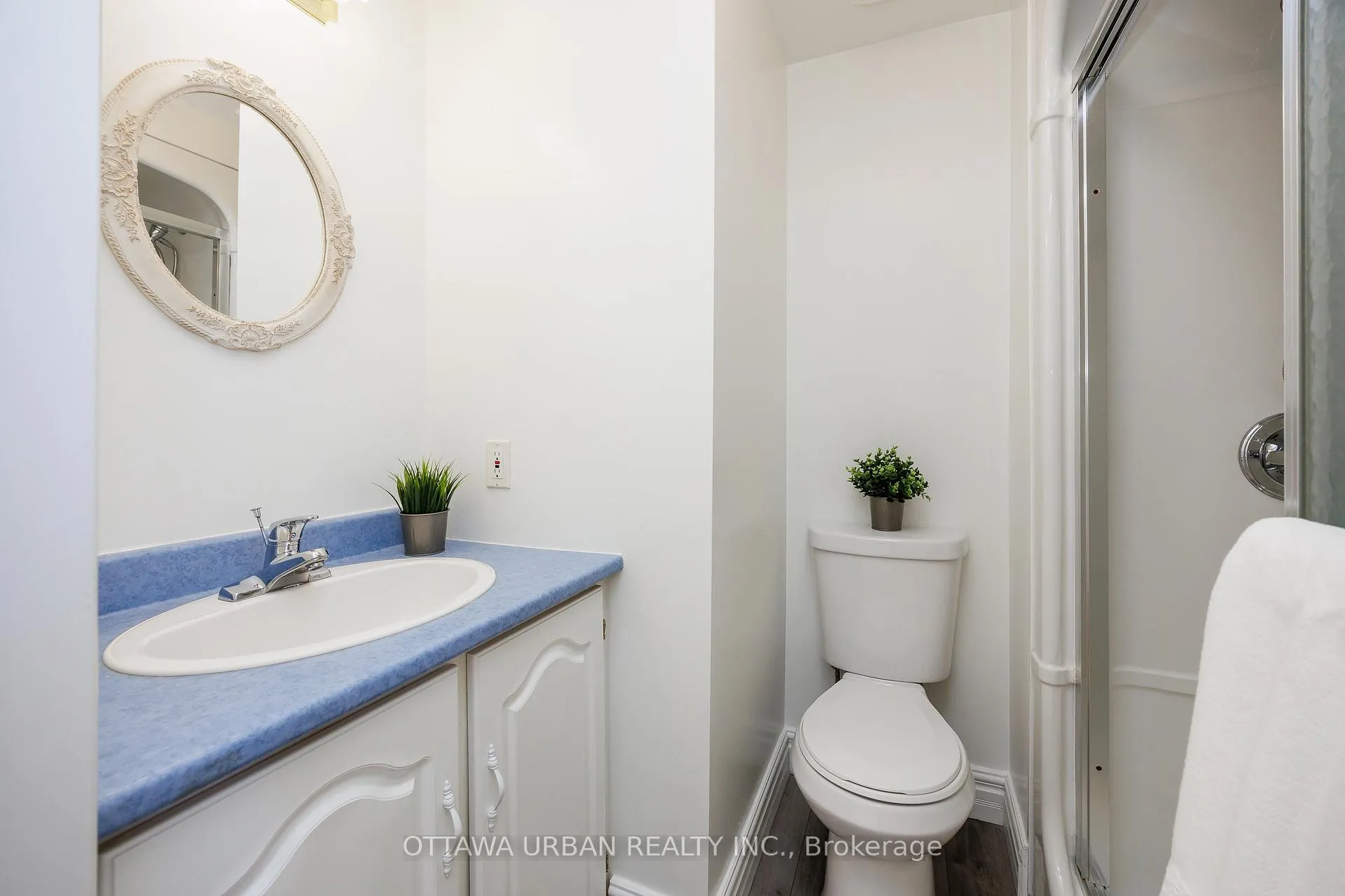 Photo 407 of 17 Woodview Crescent, Ottawa, Blackburn Hamlet — HOMEH