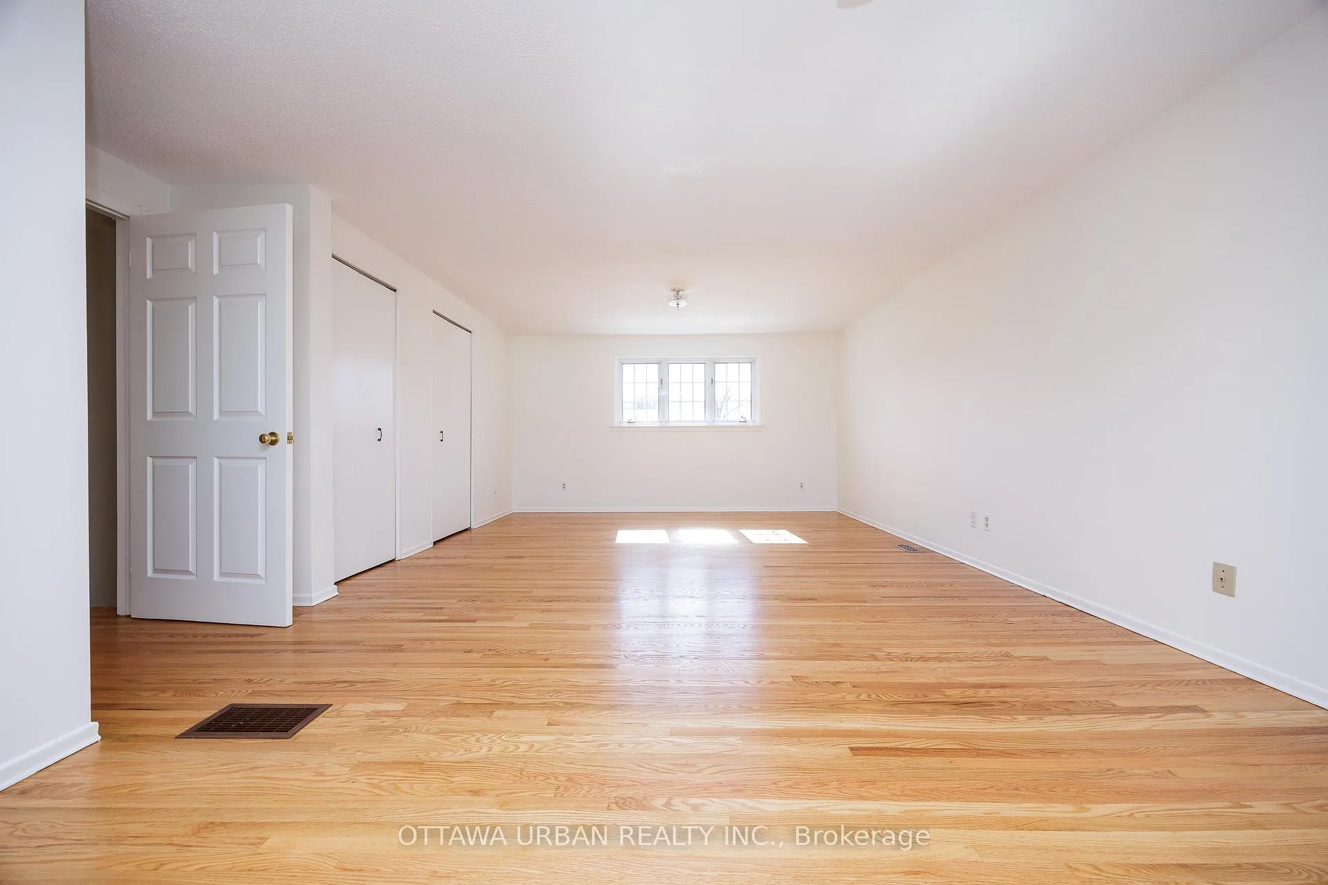 Photo 439 of 17 Woodview Crescent, Ottawa, Blackburn Hamlet — HOMEH