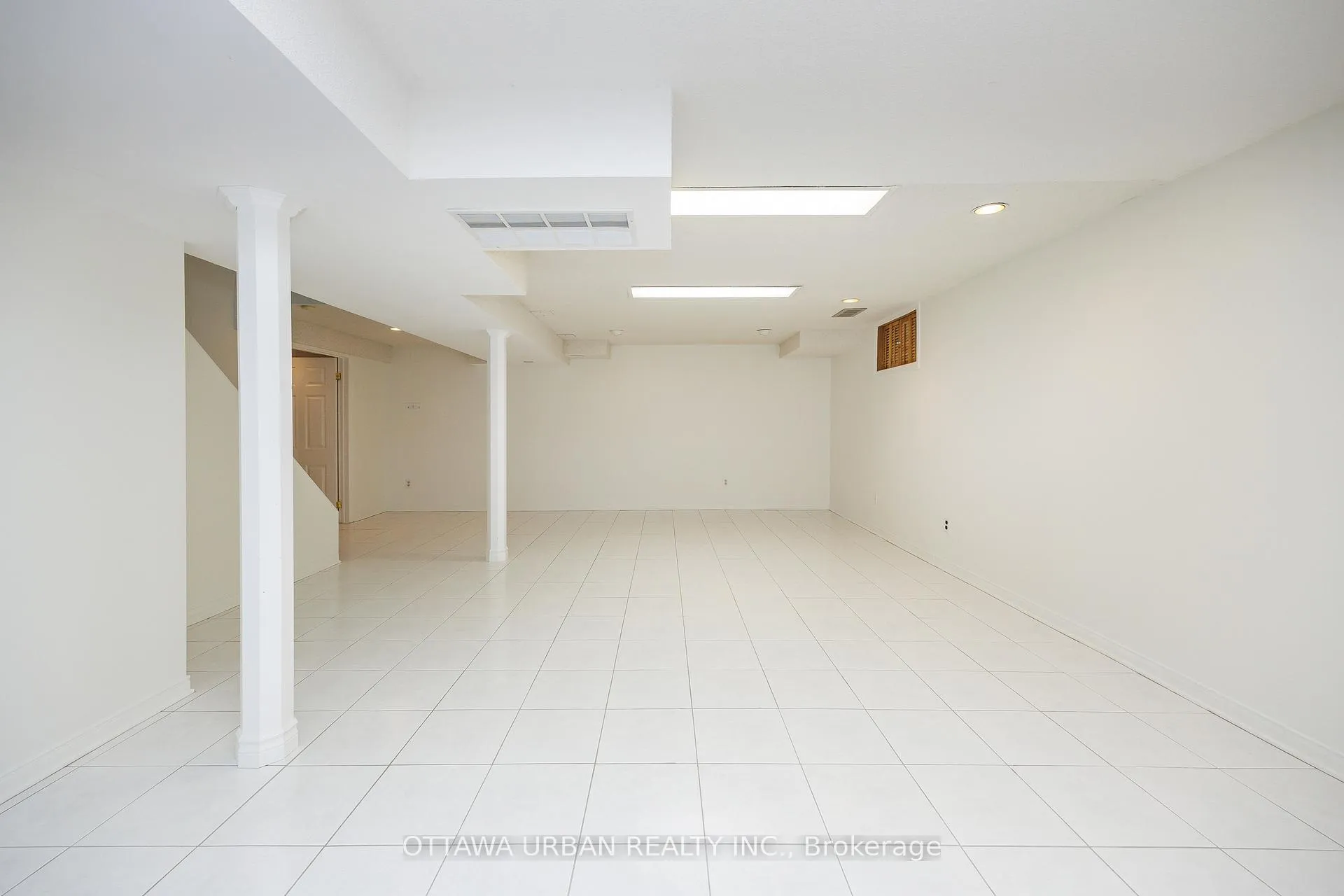 Photo 523 of 17 Woodview Crescent, Ottawa, Blackburn Hamlet — HOMEH