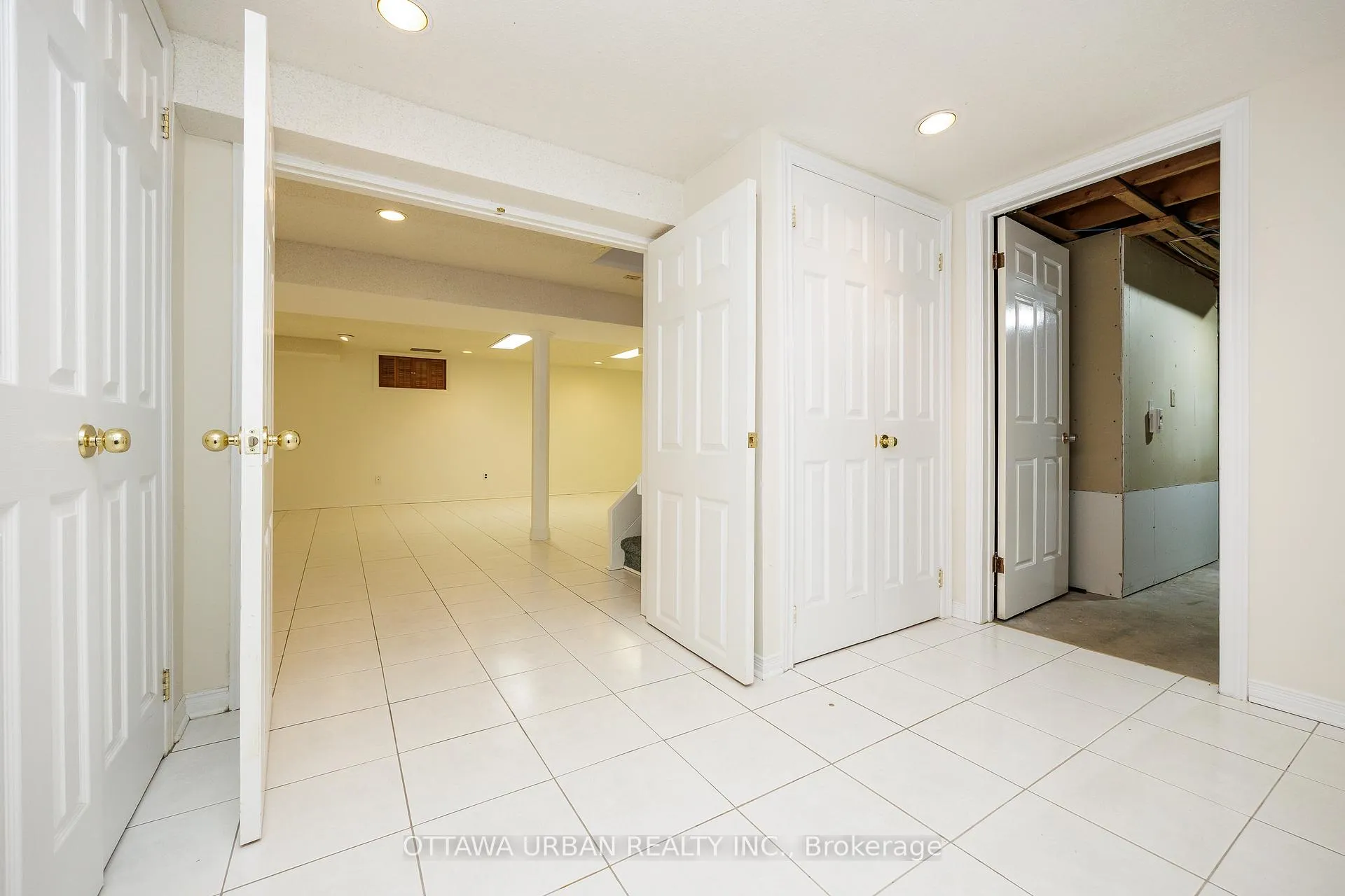 Photo 570 of 17 Woodview Crescent, Ottawa, Blackburn Hamlet — HOMEH