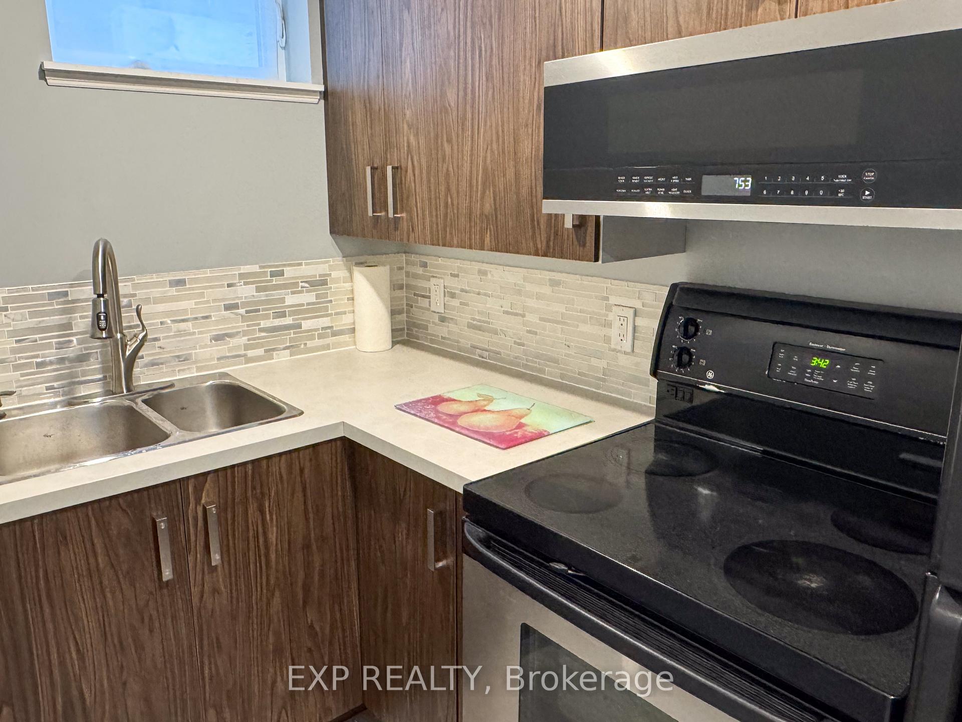 Photo 8 of Unit Basement, 117 Cinrickbar Drive, Etobicoke, West Humber-Clairville — HOMEH
